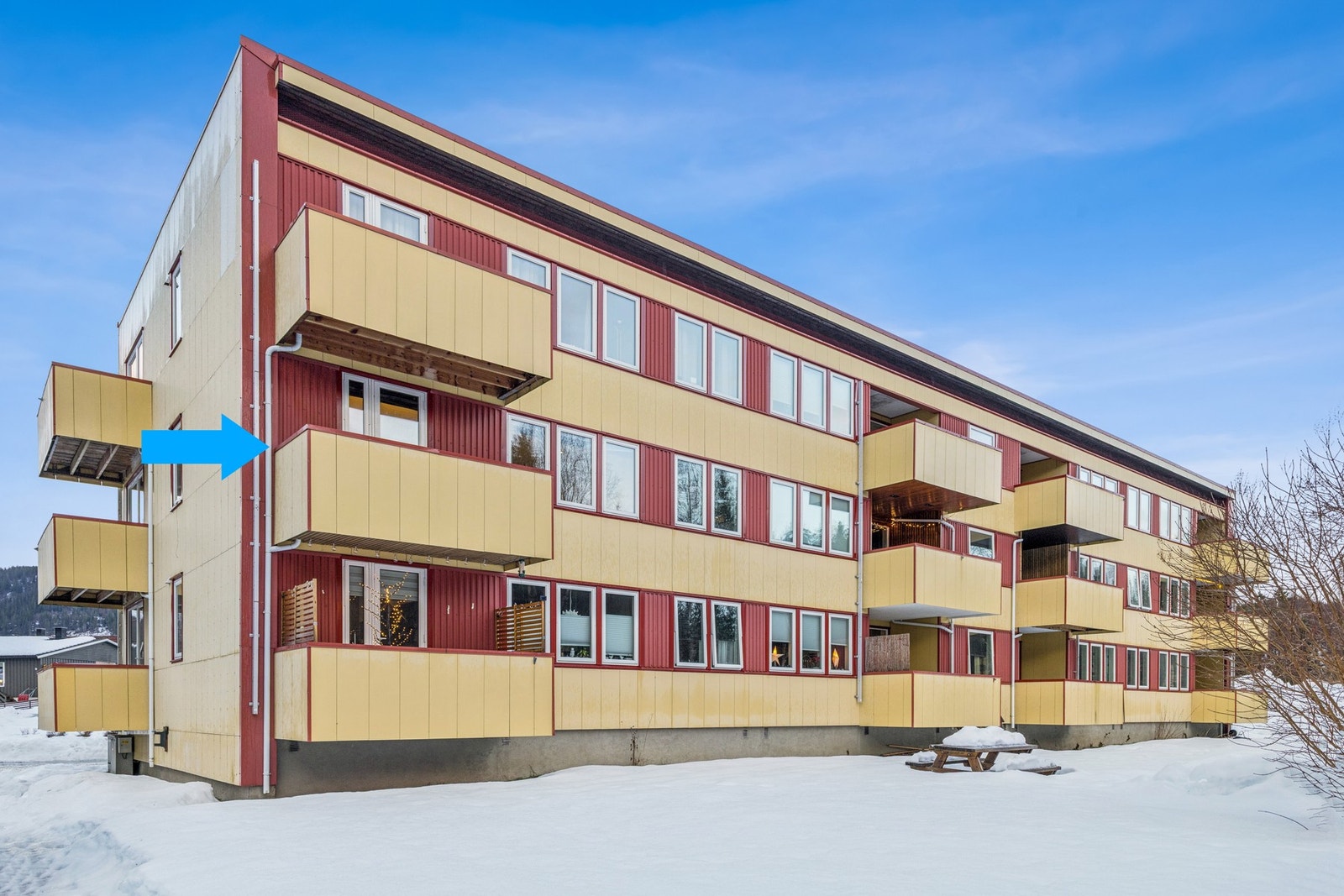 Leiligheten ligger i andre etasje, og har en balkong på ca. 5 m². Galleribilde