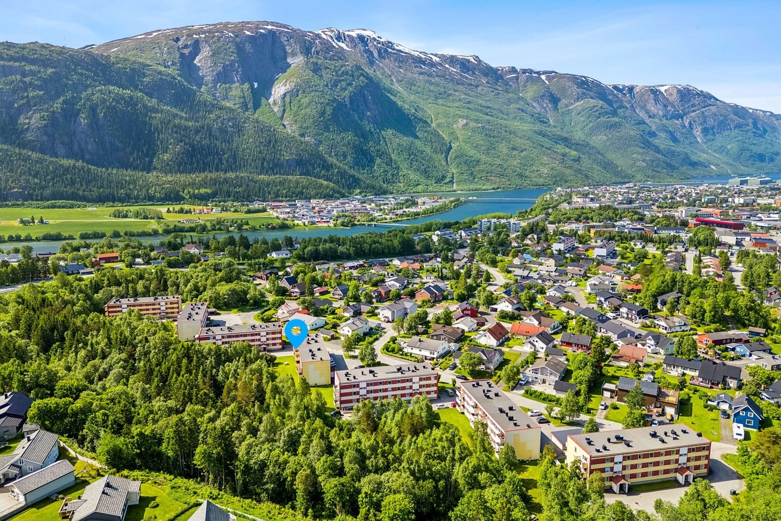 Beliggenhetsoversikt. Leiligheten ligger sentralt på Trudvang med gangavstand til Kippermoen hvor bl.a. den nye videregående skole snart står ferdig. Galleribilde