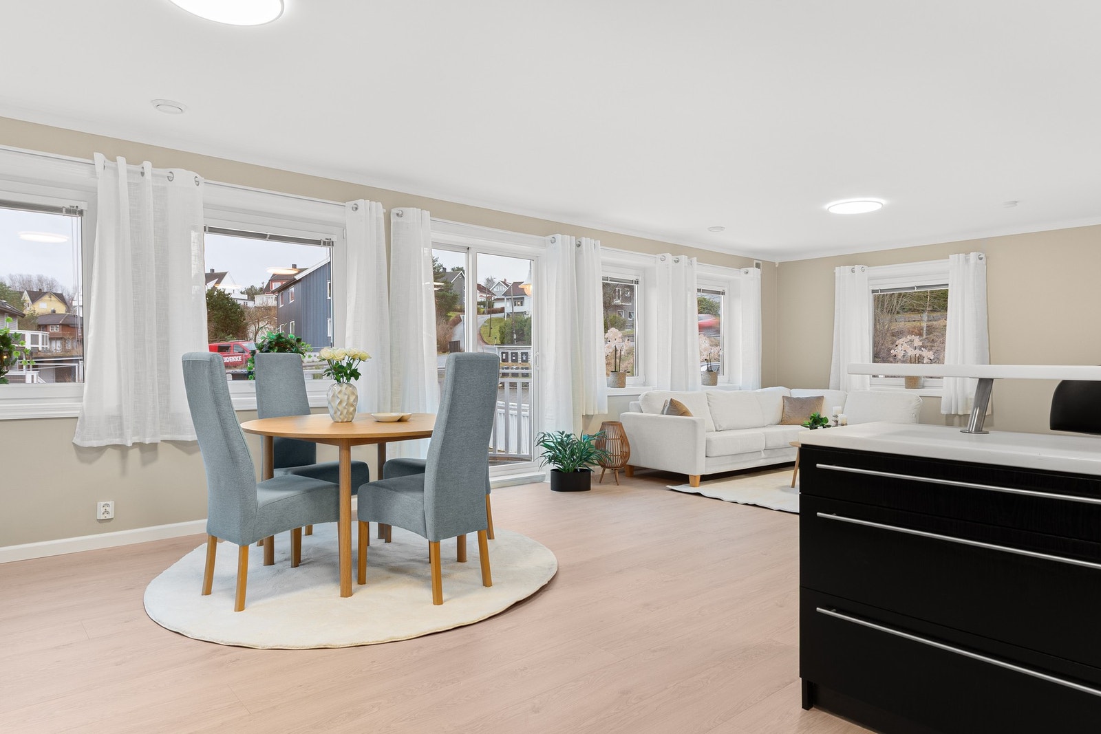 Det er balansert ventilasjon i leiligheten. Galleribilde