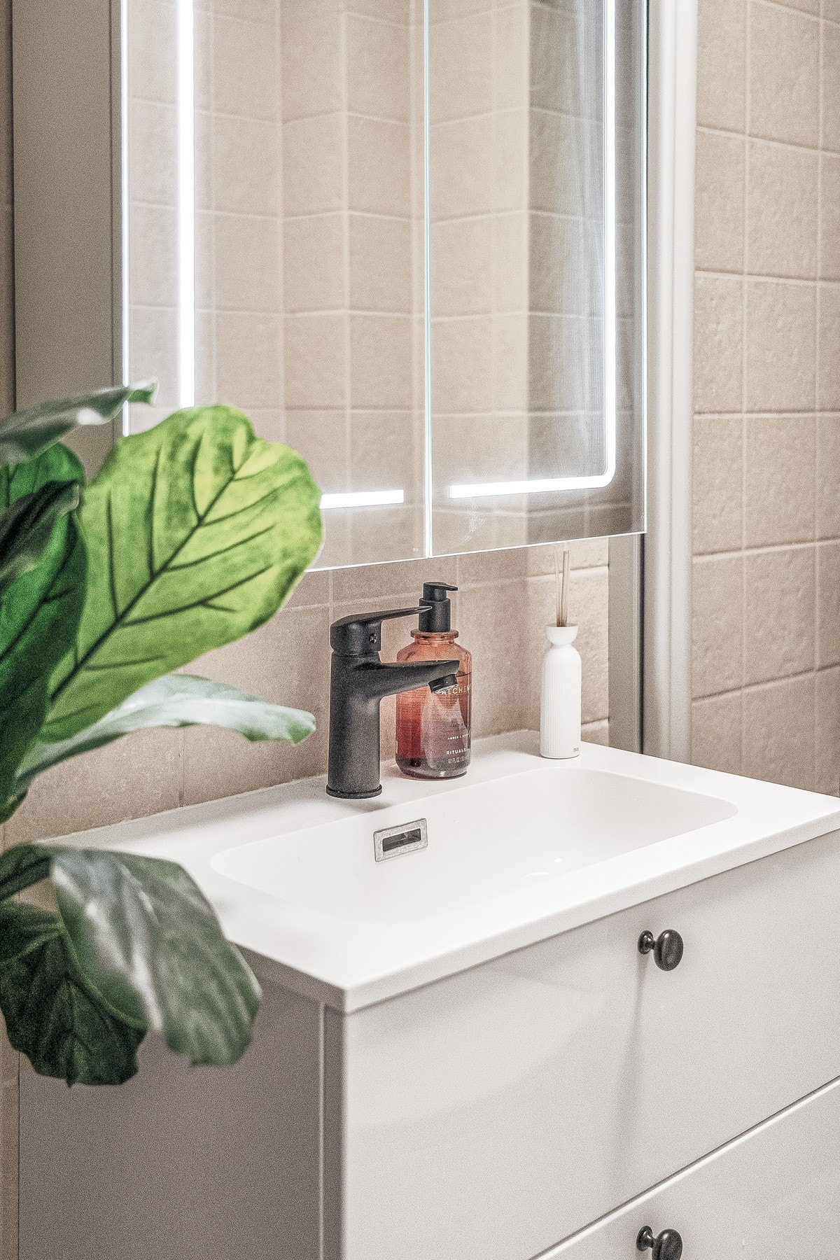 I 2025 ble både servant, dusj-sett og blandebatteri byttet Galleribilde