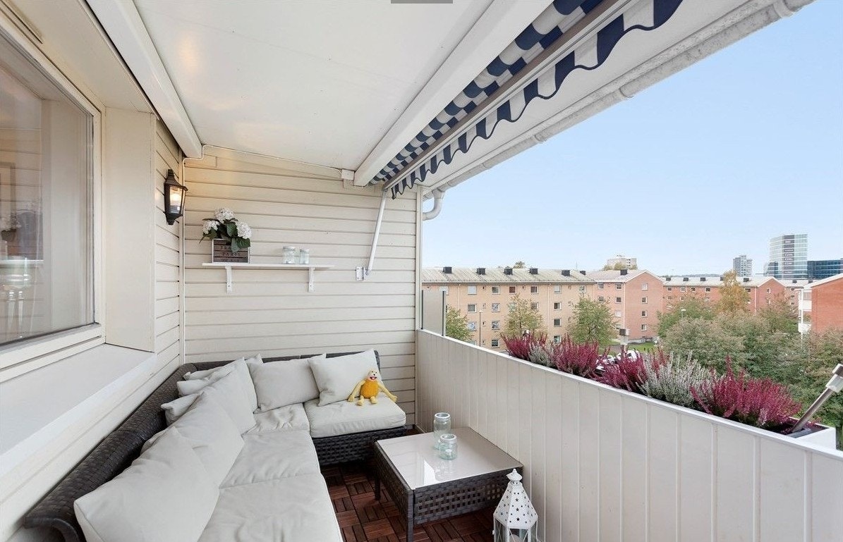 Vestvendt balkong med overtak Galleribilde