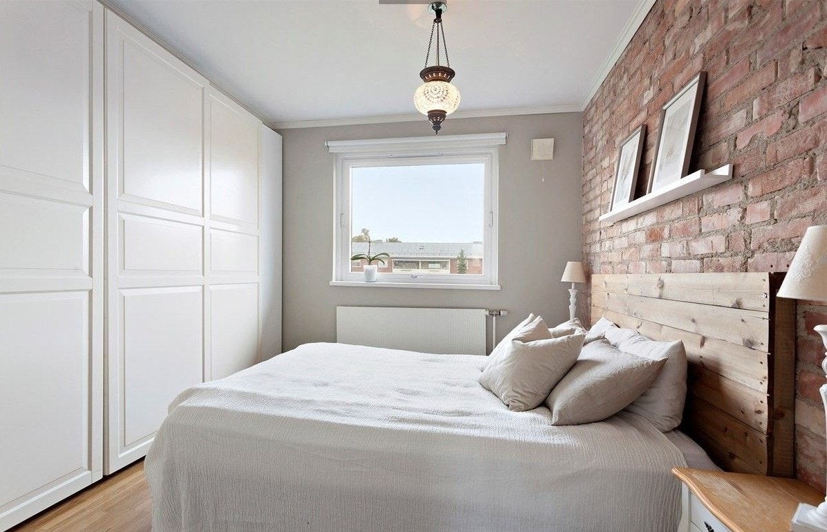 Hovedsoverom med stor garderobe Galleribilde