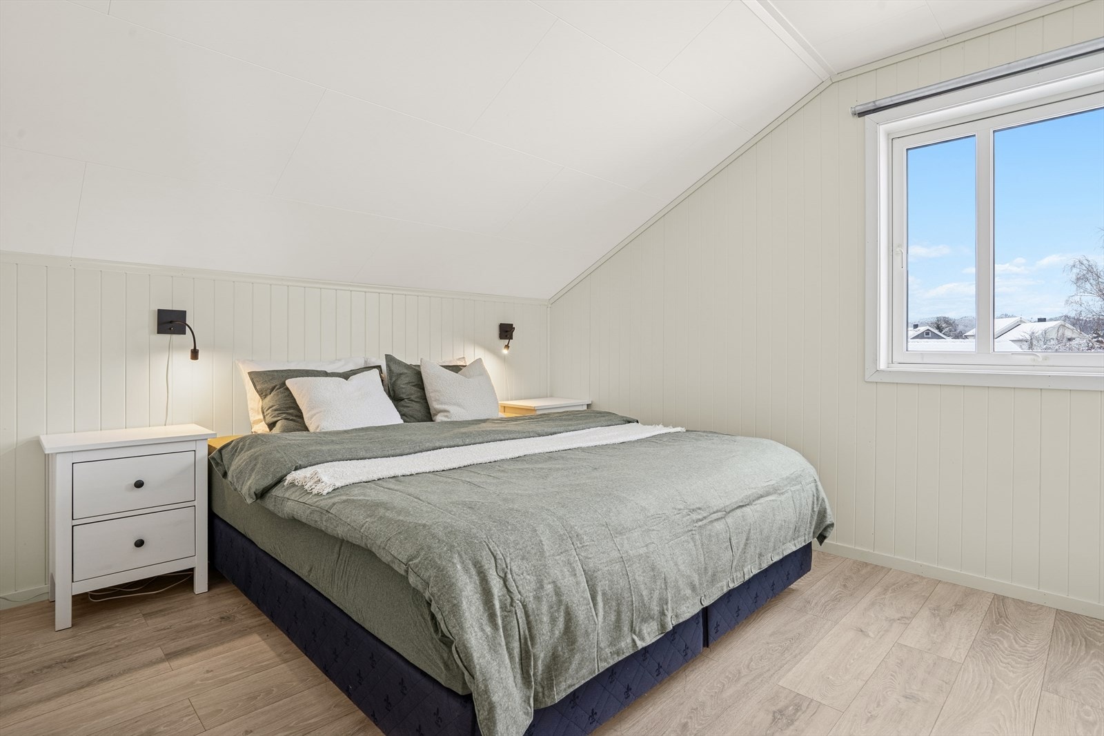 Behagelig soverom med utsikt. Galleribilde