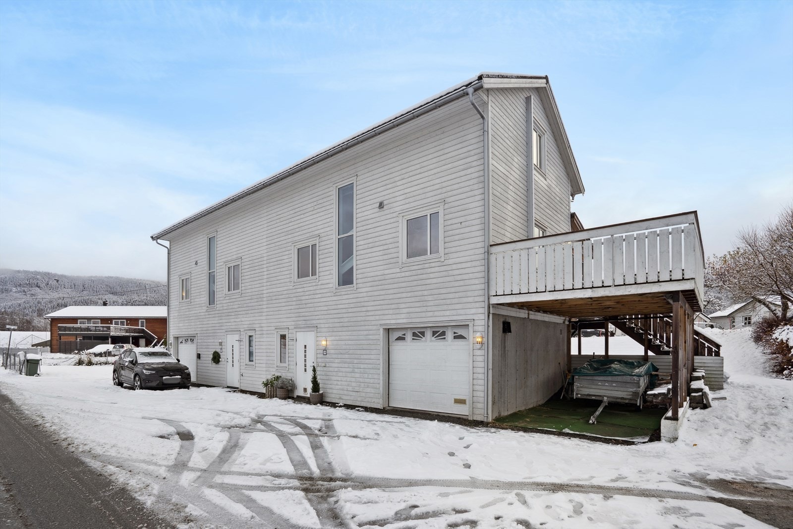 Gode muligheter for parkering og oppbevaring. Galleribilde