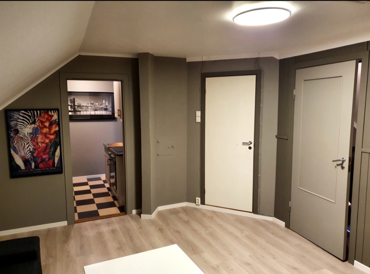 Stue mot kjøkken og bad Galleribilde