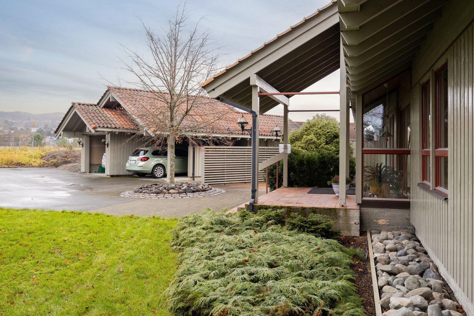 Takoverbygget inngang. Galleribilde