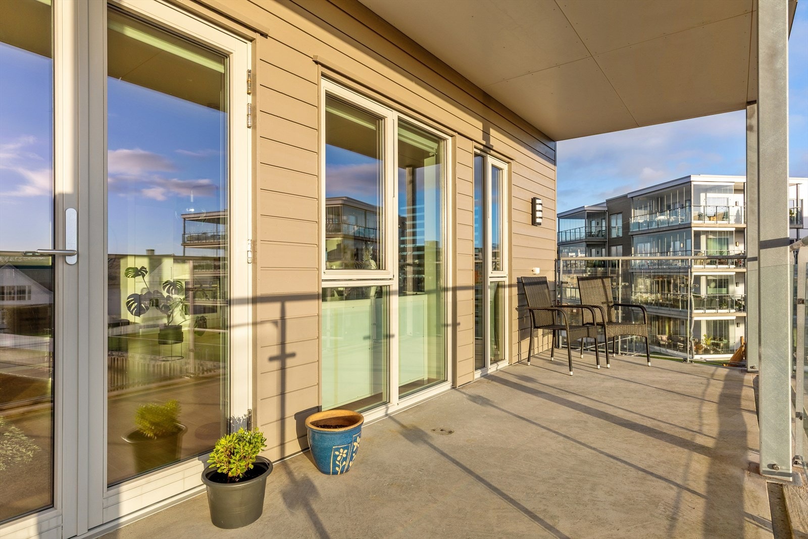 Dette er balkong én av to. Til sammen 25m². Galleribilde