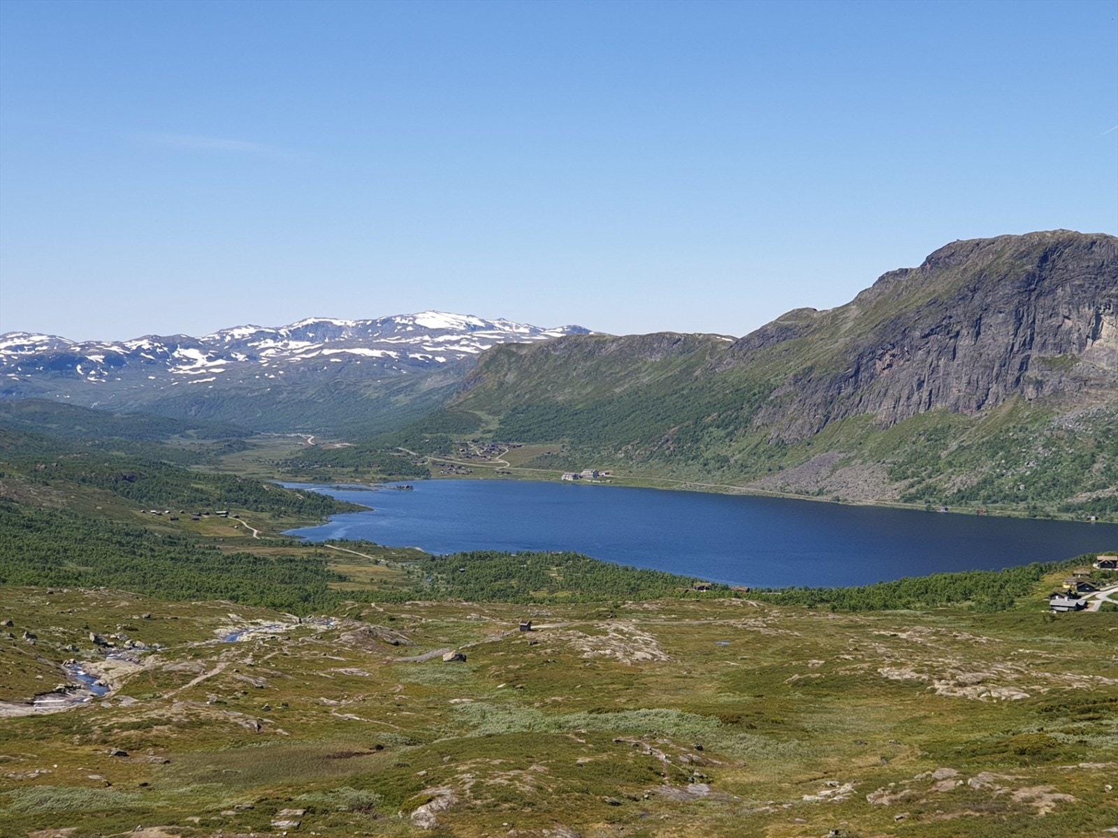 Område byr på mange muligheter for aktiviteter sommer som vinter, alt ligger til rette for flotte naturopplevelser. Galleribilde