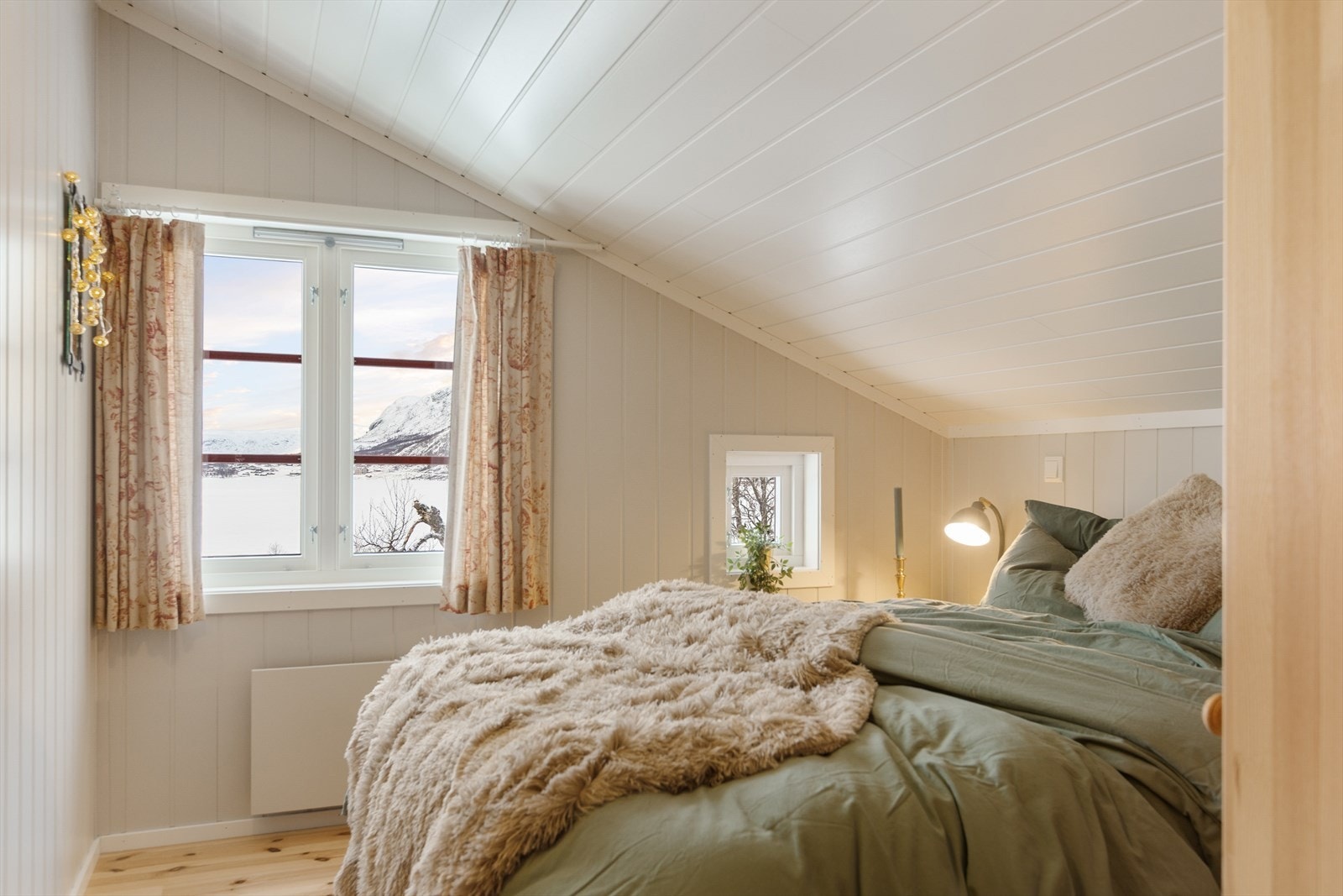 Soverom 2. For små vindu godkjent for rømning. Galleribilde