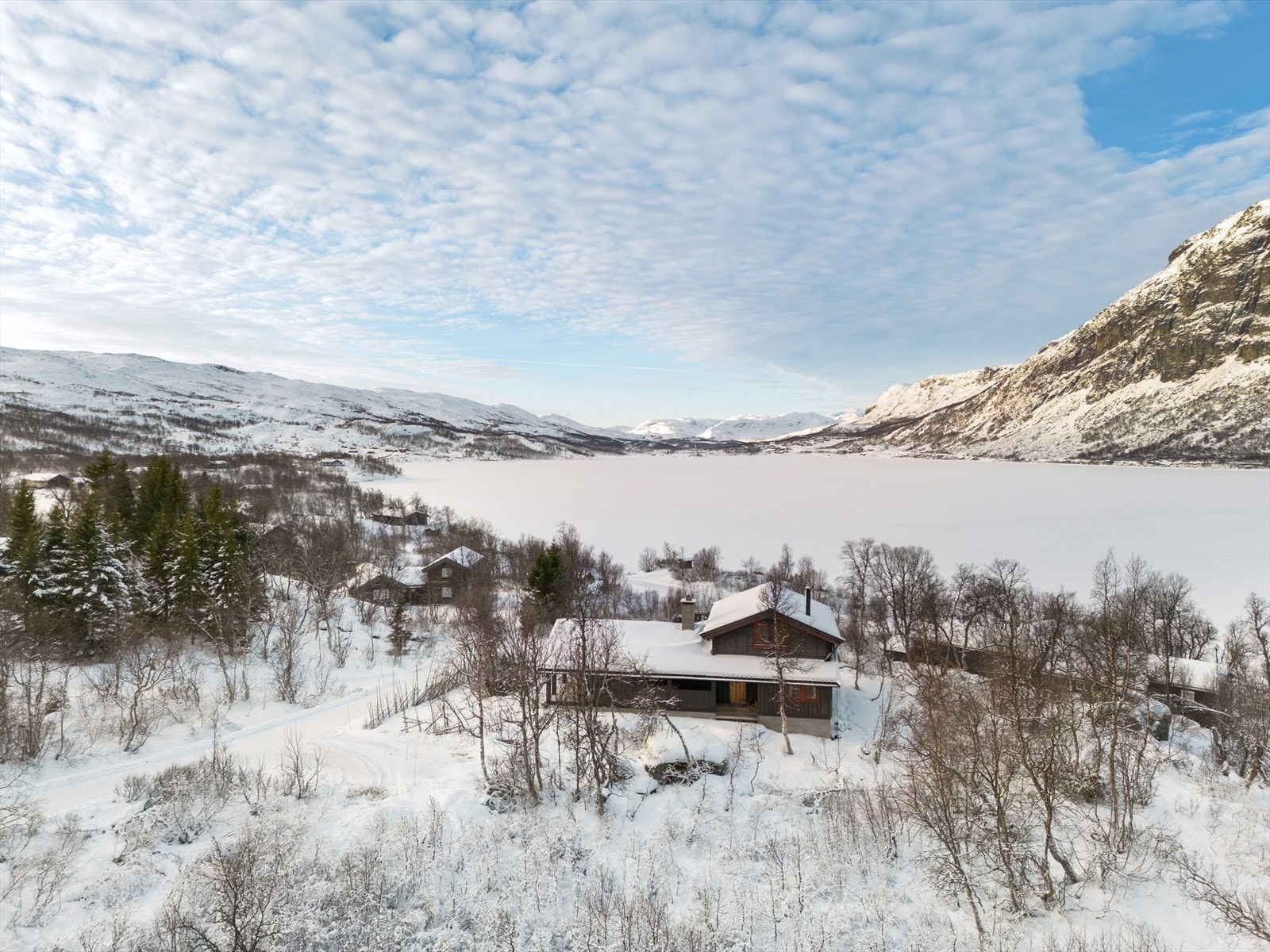 Her ligger alt til rette for flotte naturopplevelser, med mange muligheter for aktiviteter hele året. Galleribilde