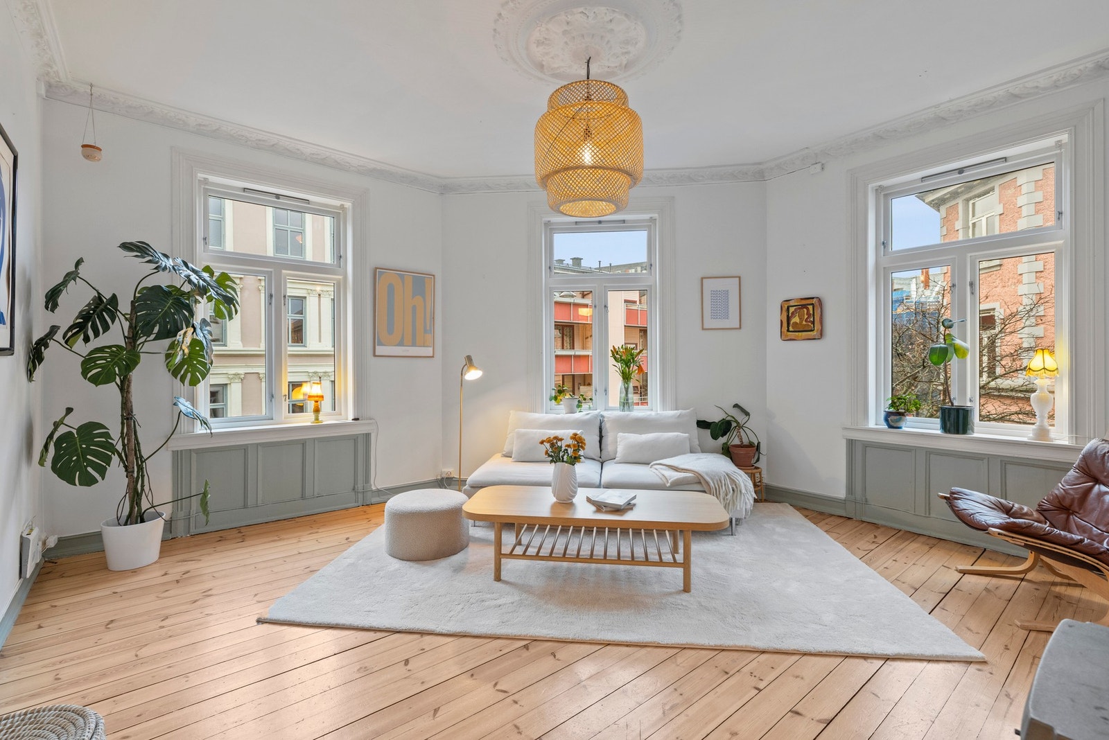 Leiligheten har en herlig hjørnebeliggenhet som sikrer rikelig med lysinnslipp. Galleribilde