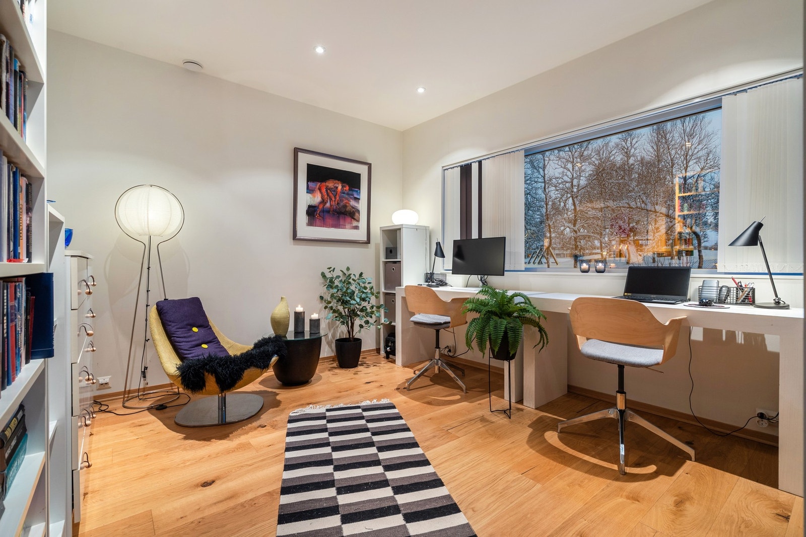 Det tredje soverommet brukes idag som kontor, men kan med enkelhet benyttes som soverom. Galleribilde