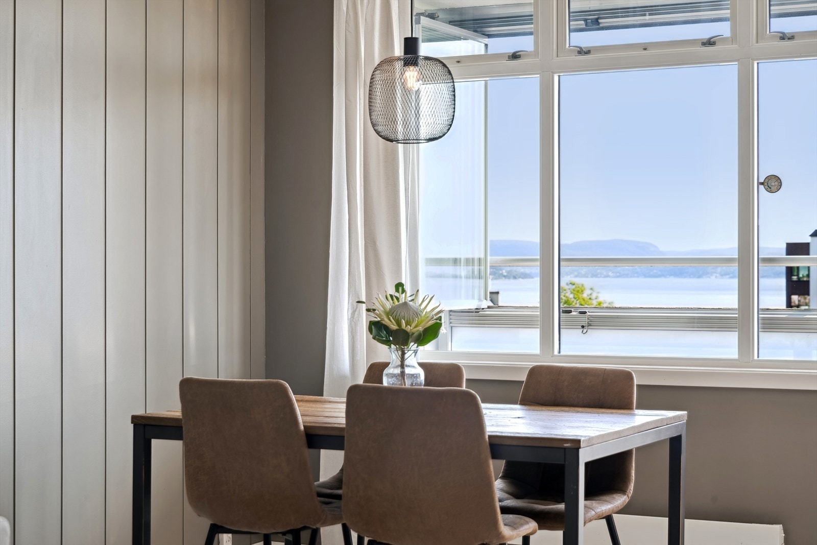 Flott utsikt fra spisestuen Galleribilde