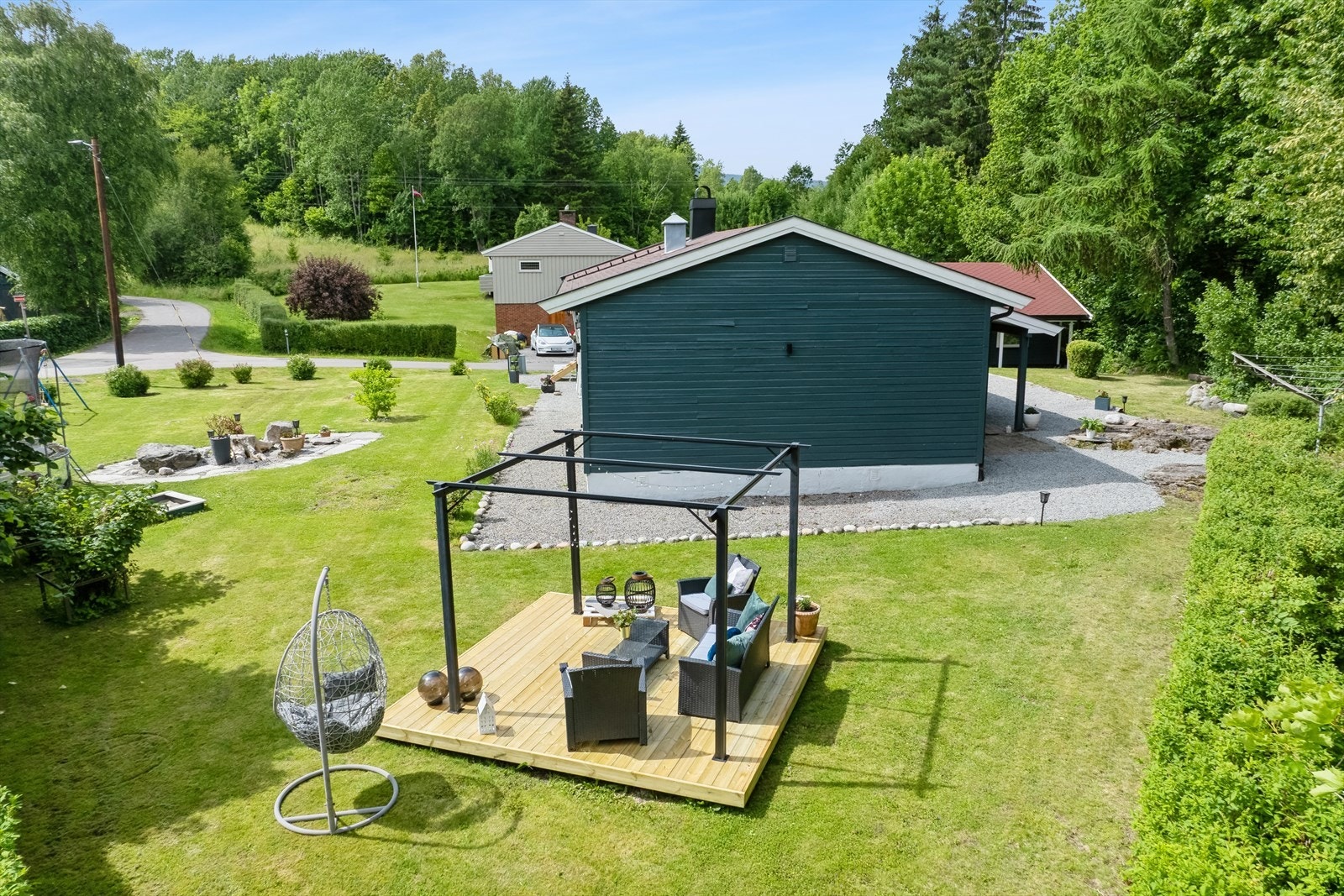 Usjenert platting på tomten Galleribilde