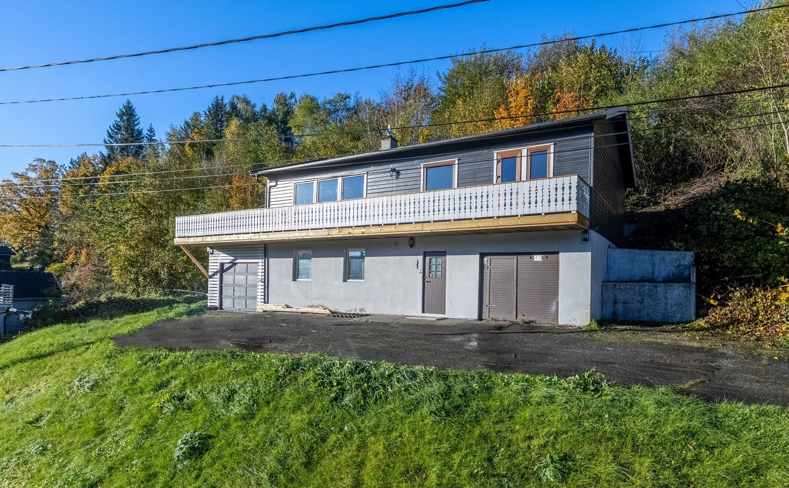 Parkering i integrert garasje på 20 kvm med støpt dekke Galleribilde