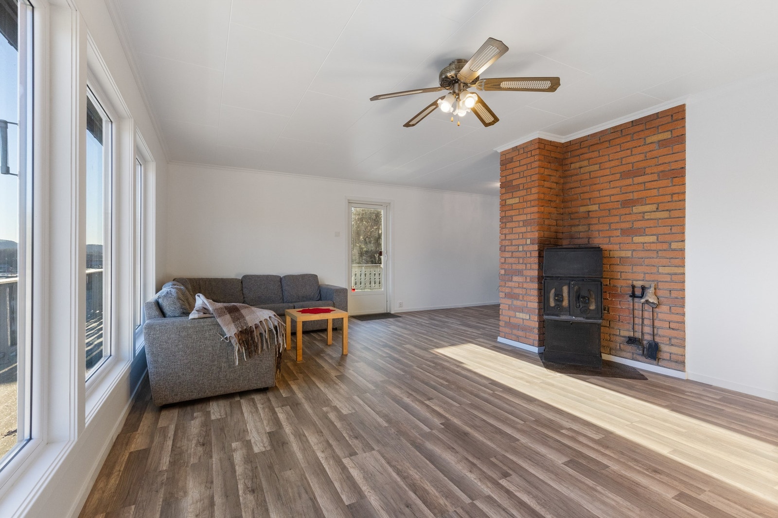 Stue med takvifte Galleribilde