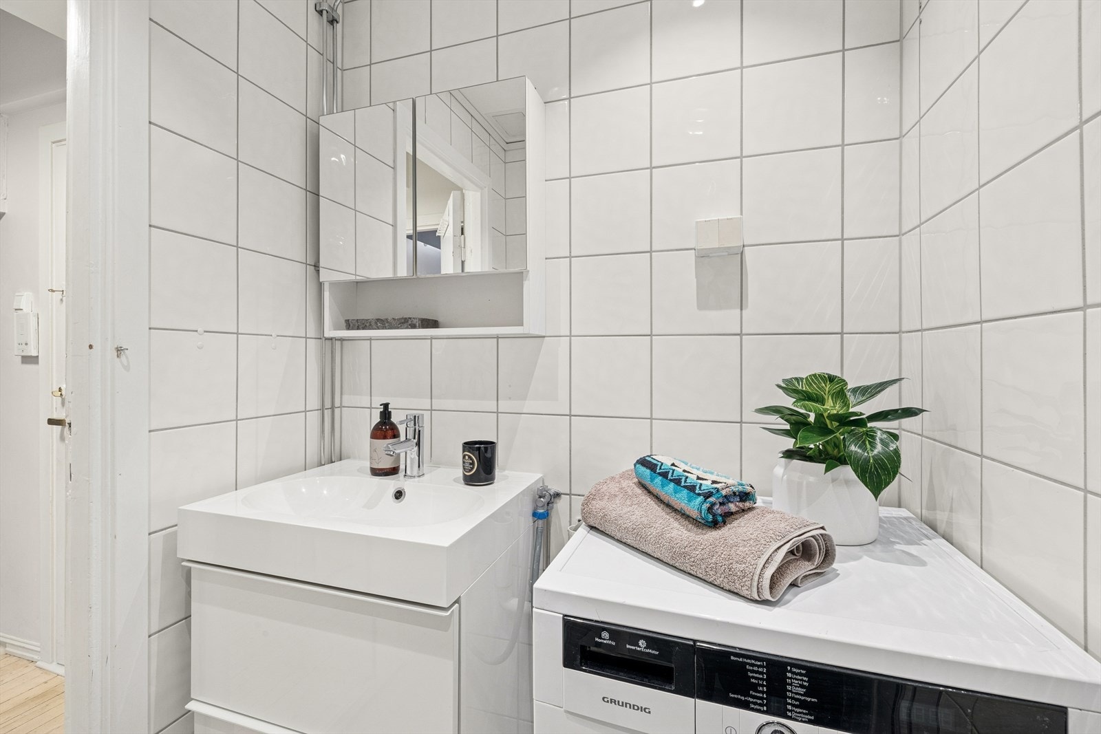 Det er i tillegg opplegg for vaskemaskin på badet. Galleribilde