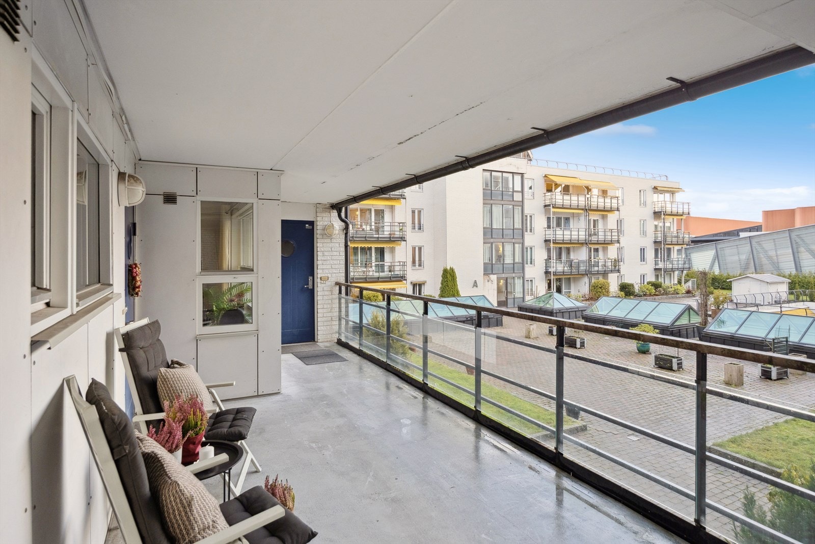 Sameiet Vennersborg Sandvika Vest er et velfungerende sameie med bl.a. pent opparbeidet felles atrium og takterrasse, Galleribilde