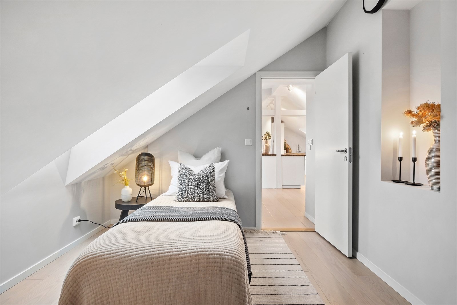 Soverom 2 - fint som barnerom, gjesterom eller hjemmekontor. Galleribilde