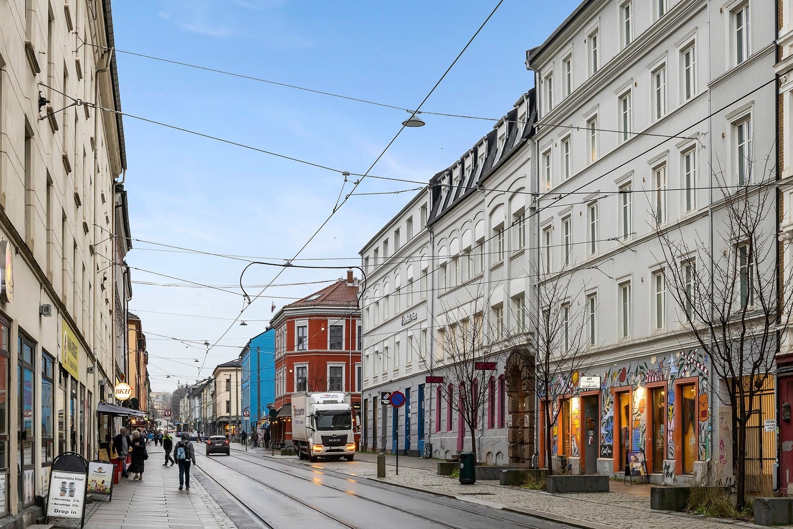 Klassisk bygård i hjertet av Grünerløkka - caféer, barer og nisjebutikker rett utenfor døren. Galleribilde