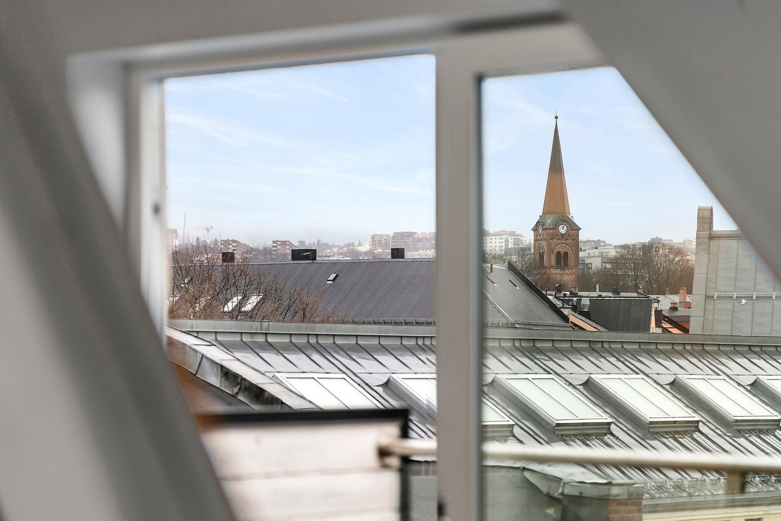 Vidt bybilde som gir en "wow"-følelse fra balkongen. Galleribilde