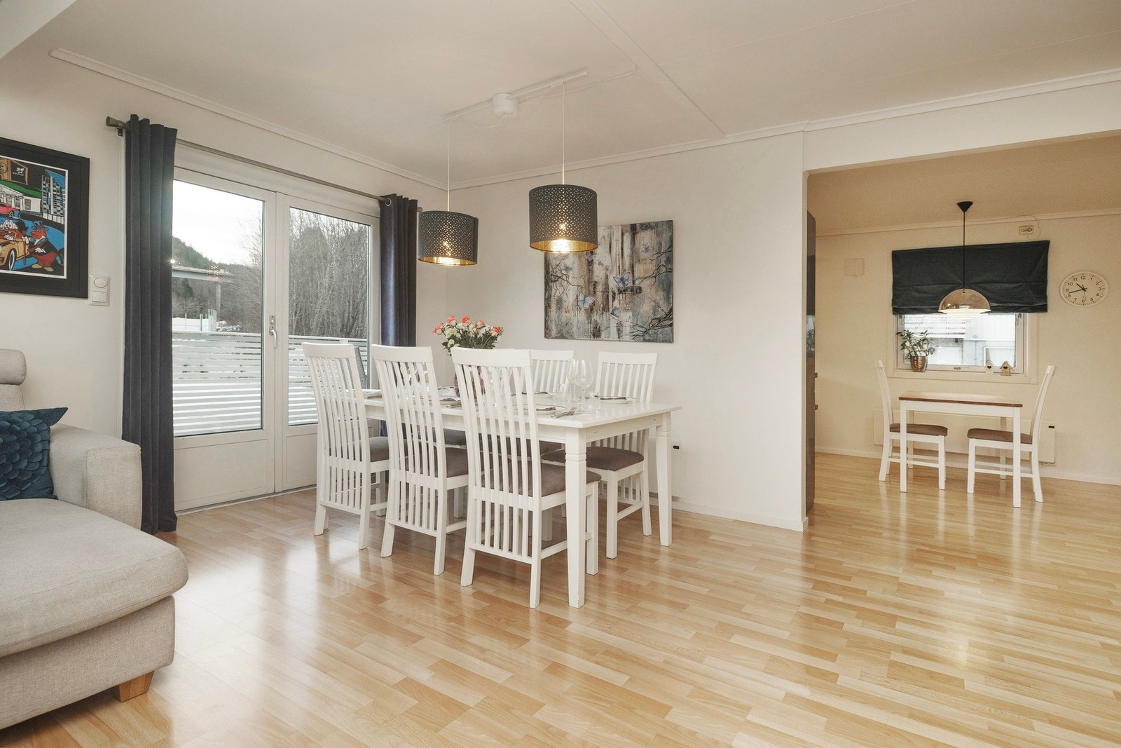 God plass til spisegruppe. Galleribilde