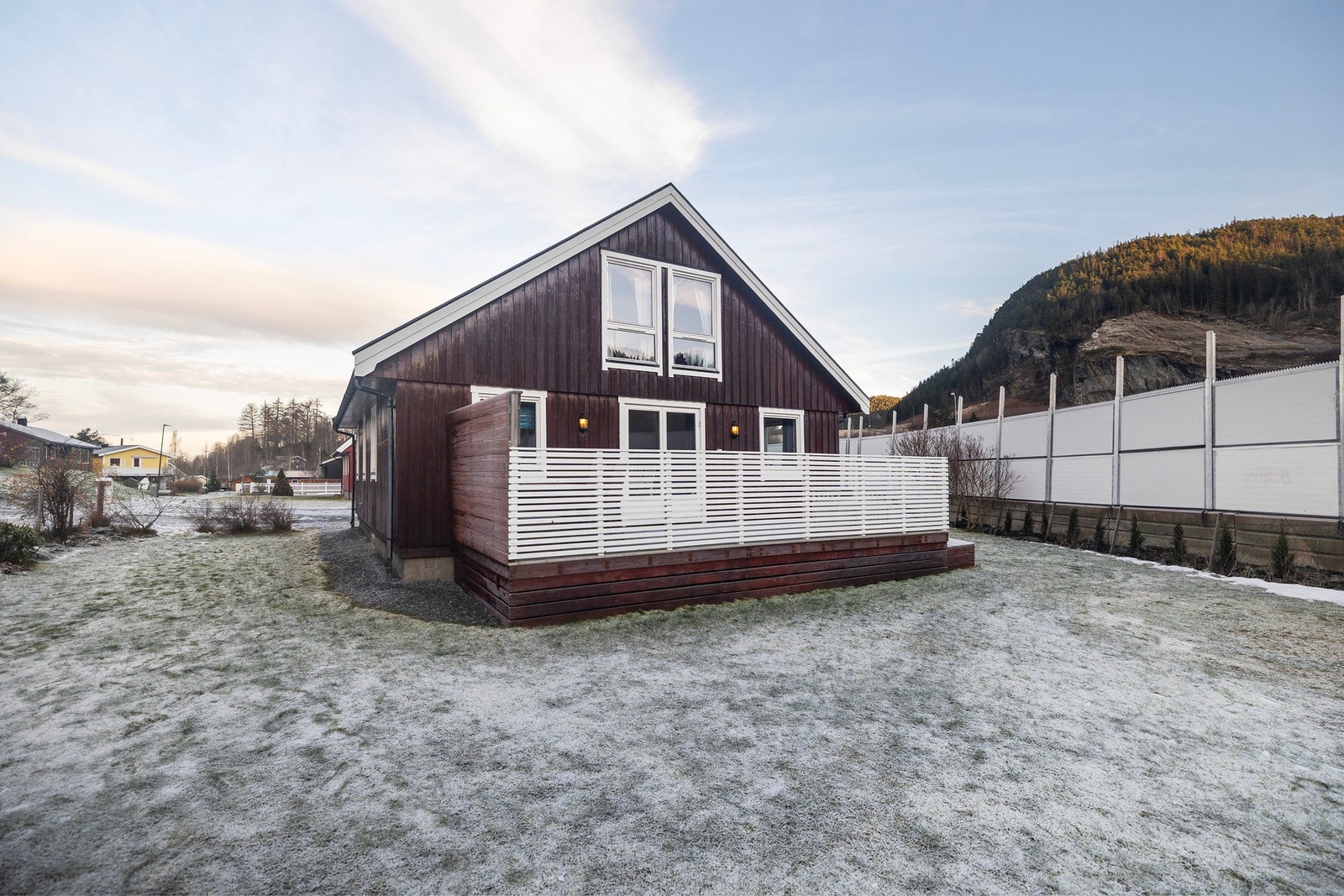 Fasade/hage Galleribilde