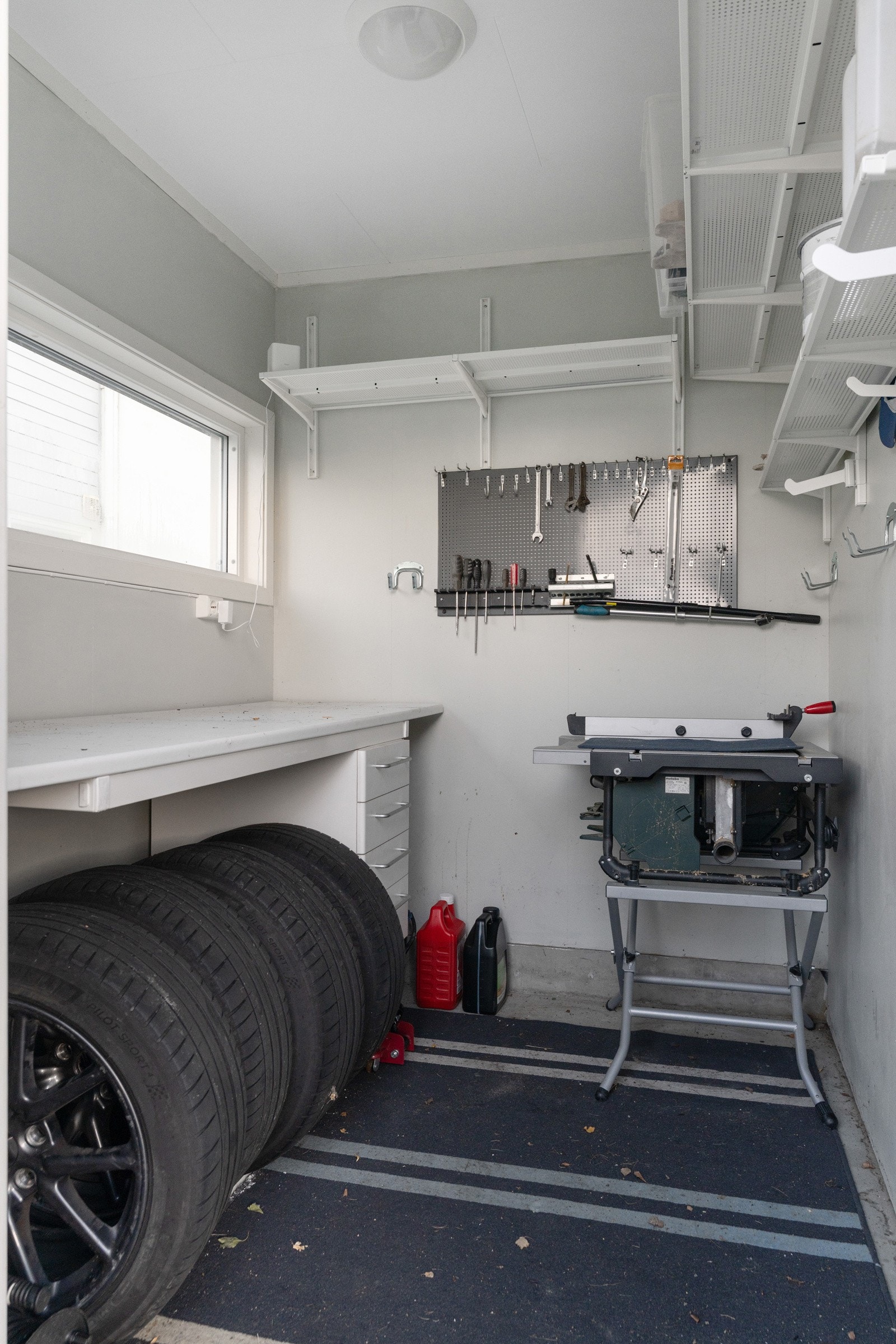 I tillegg følger en praktisk utvendig bod på 4 kvm ved carporten. Galleribilde