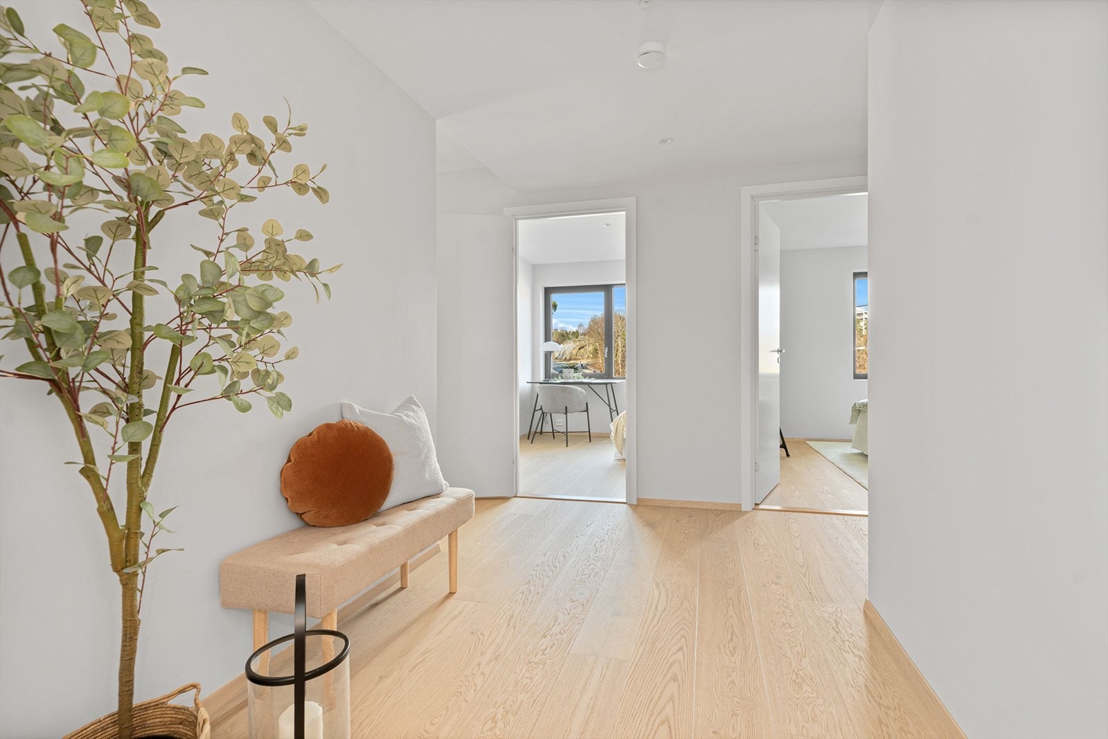 Inngangpartiet har god plass til garderobeløsning Galleribilde