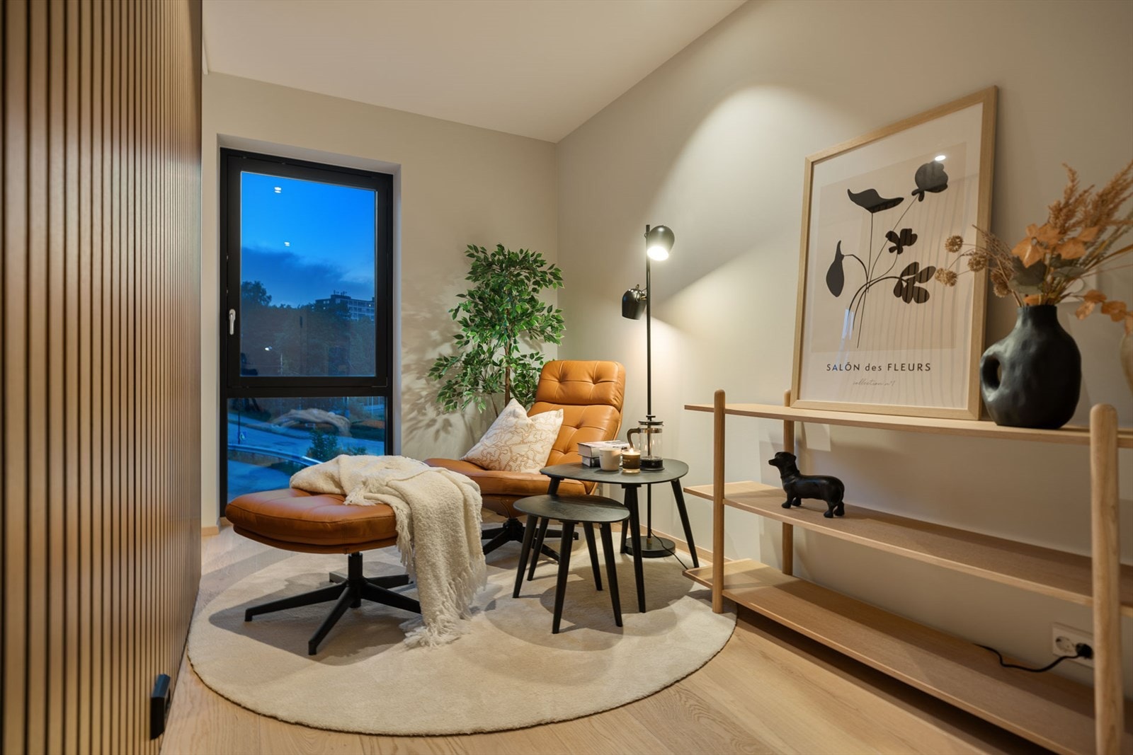 Bak spileveggen er det et soverom som fint kan brukes som tv-stue! Galleribilde