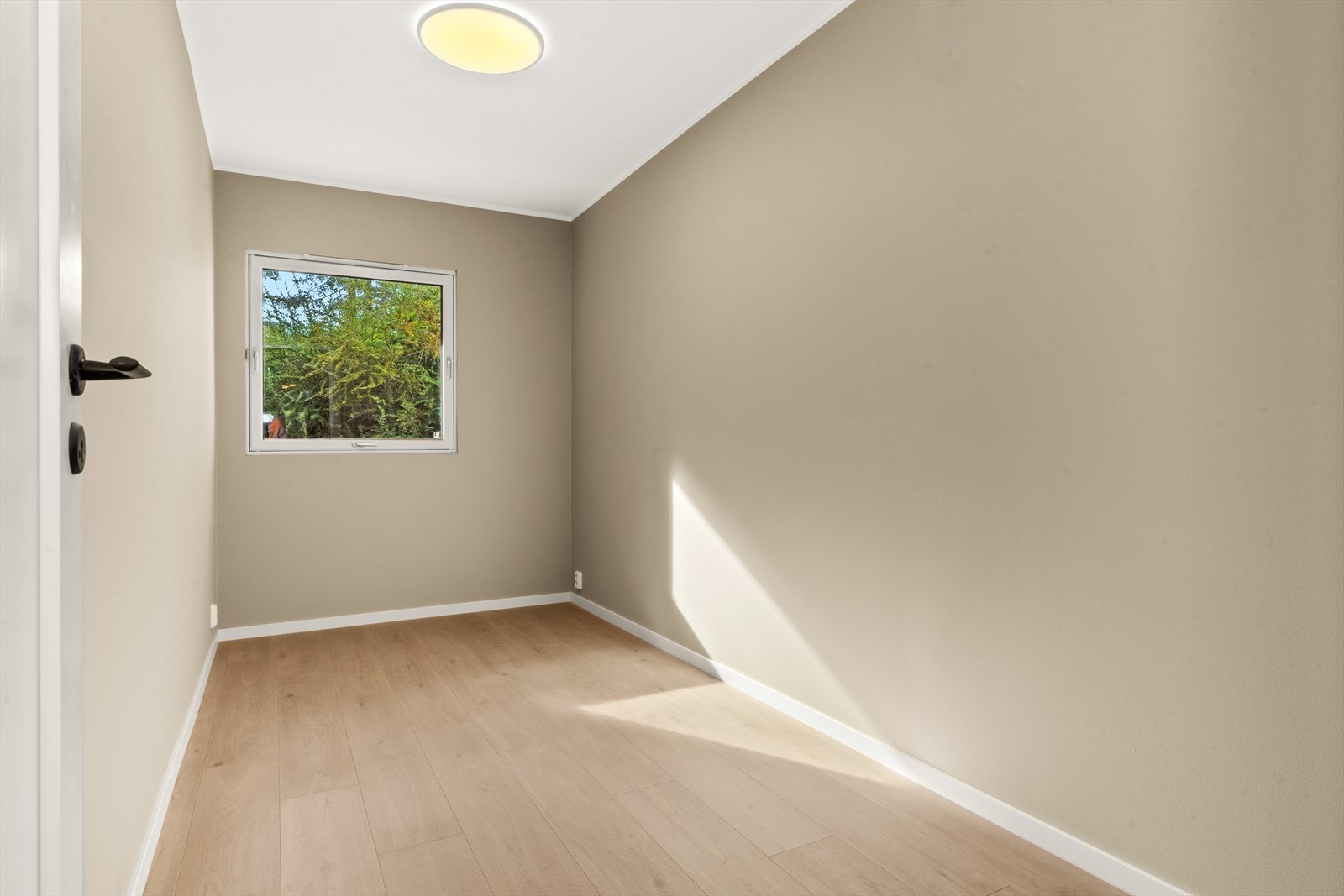 Soverom nr.3 i tilknytning til kjøkkenet. Galleribilde