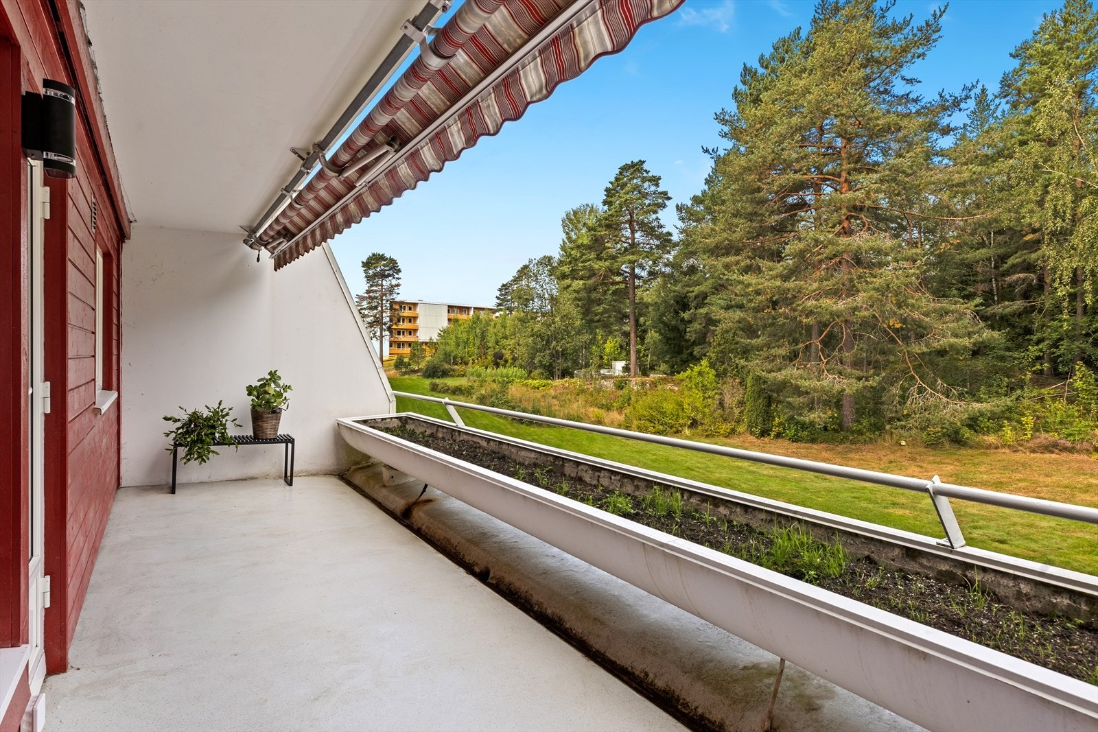 Her har man plass til både en sittegruppe og en spisegruppe. Galleribilde