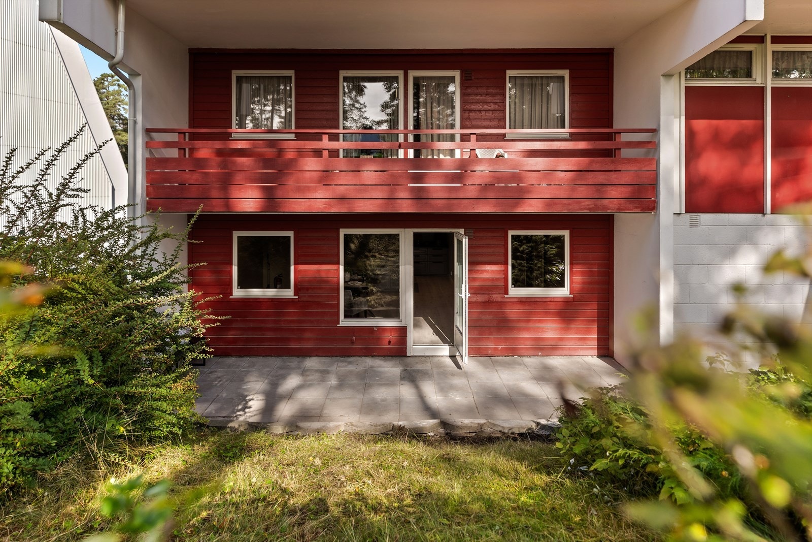 Leiligheten ligger i underetasjen med en trapp ned til boligen. Galleribilde