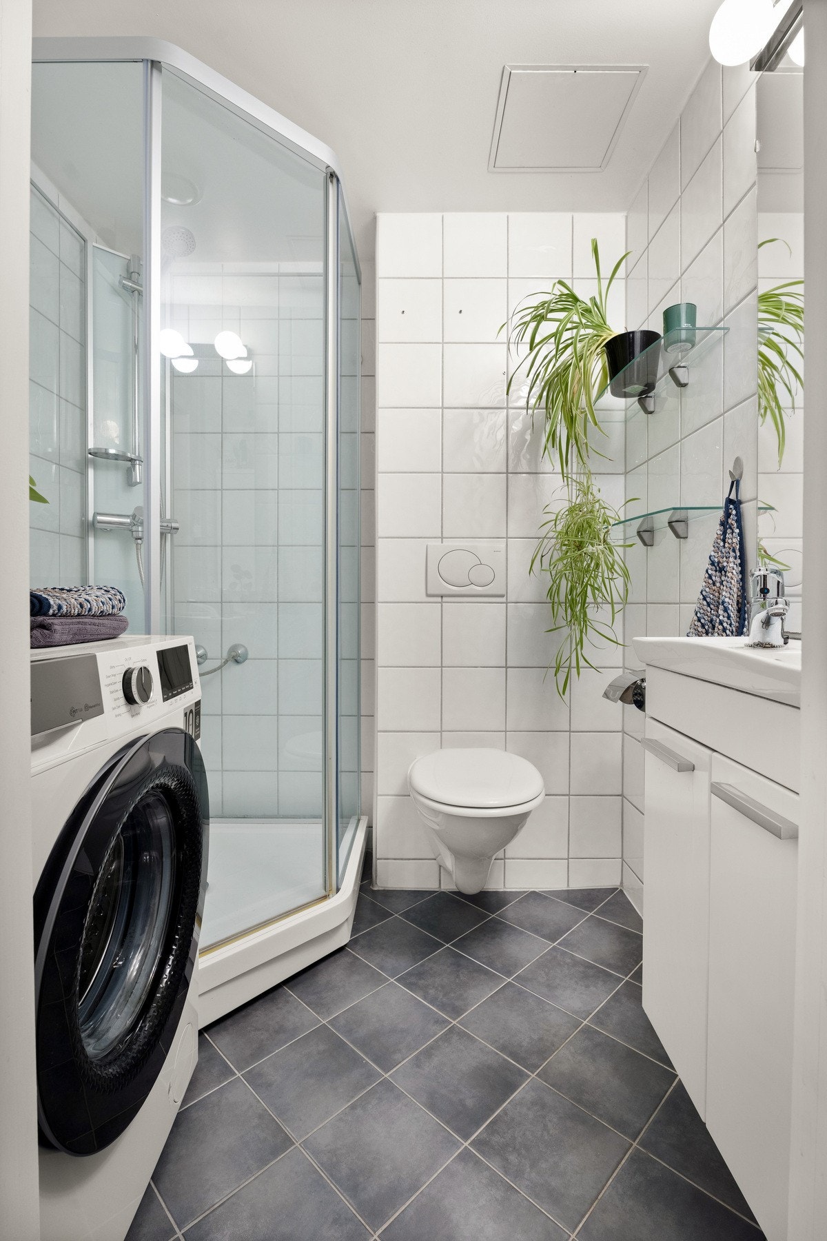 Funksjonelt bad fra 2004 med varmekabler Galleribilde