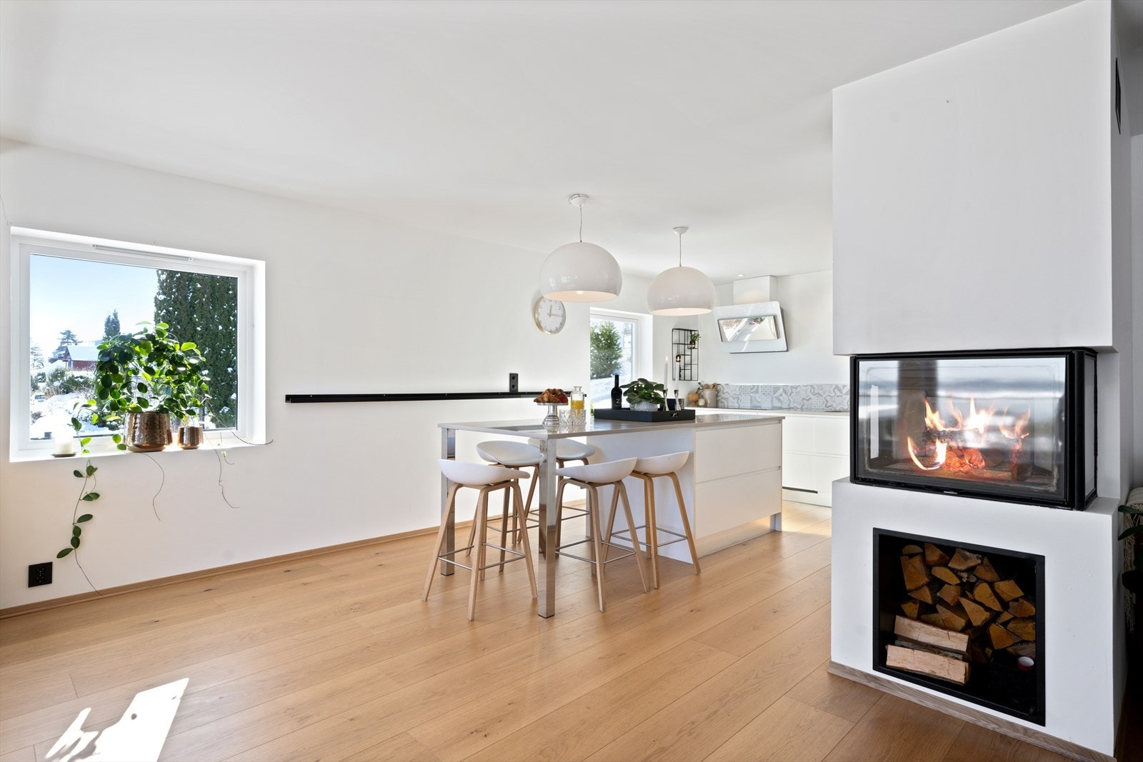 Lyst og trivelig Galleribilde