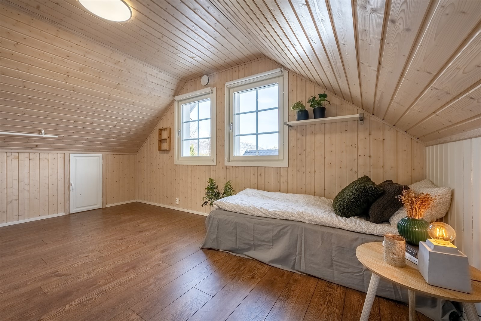 Soverommet mot nordøst er hele 14,5m² Galleribilde