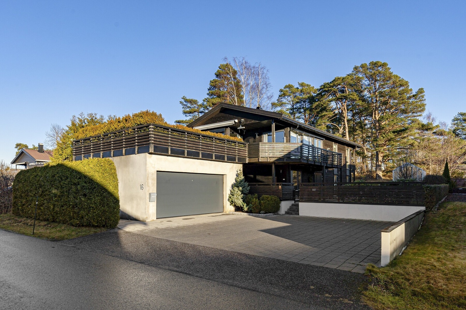 Dette er en moderne familiebolig i et svært attraktiv boligområde Galleribilde