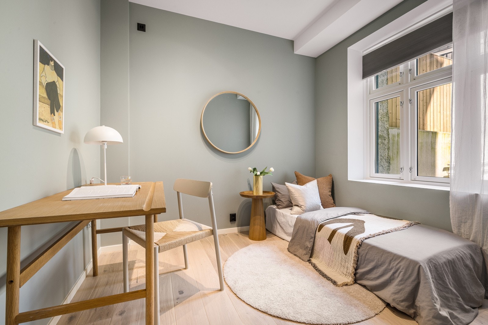 Begge soverommene er av funksjonell størrelse og har plass til middels stor seng og garderobeskap. Galleribilde