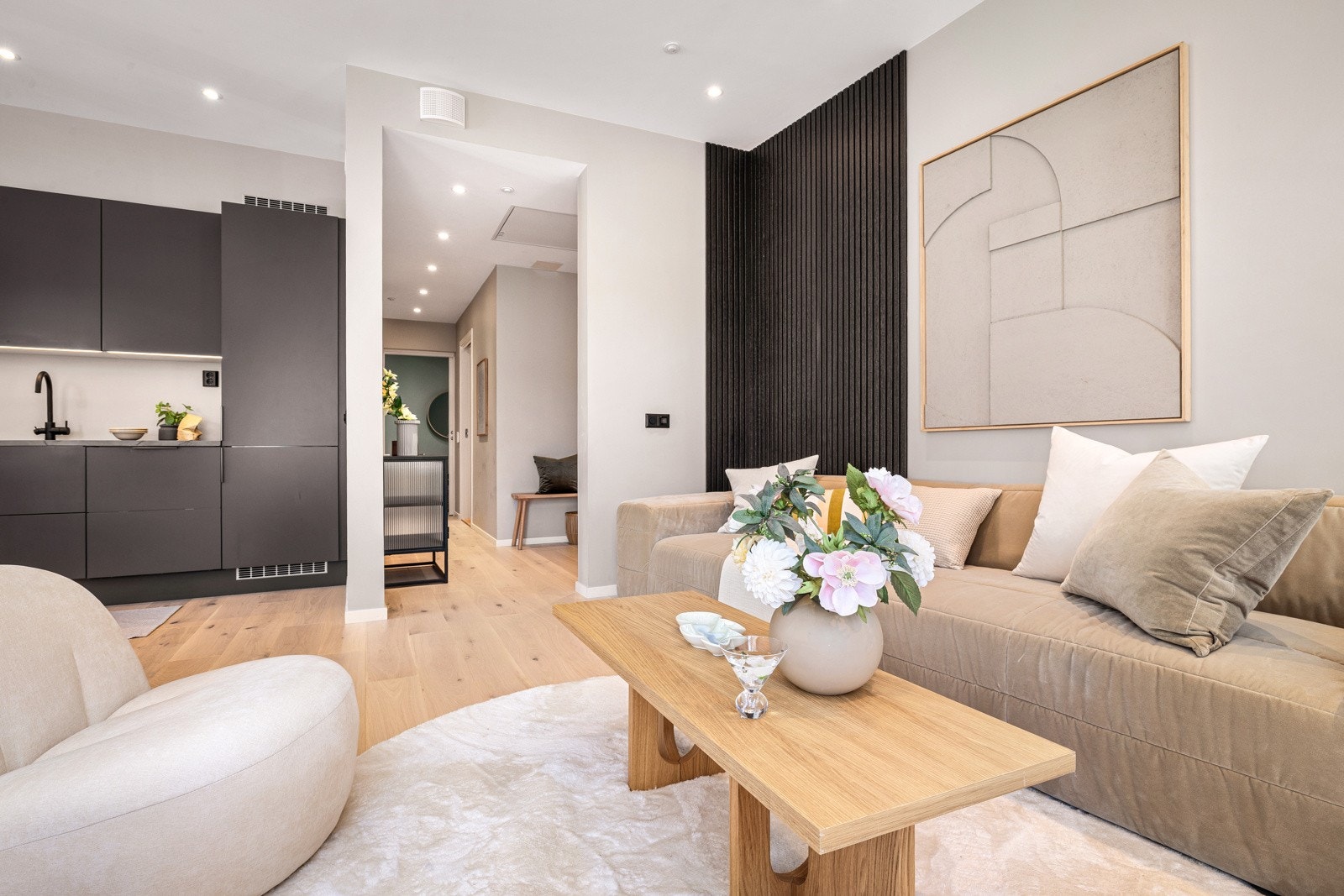 I stue/kjøkken og i gangen er det lagt varmefolie. Galleribilde