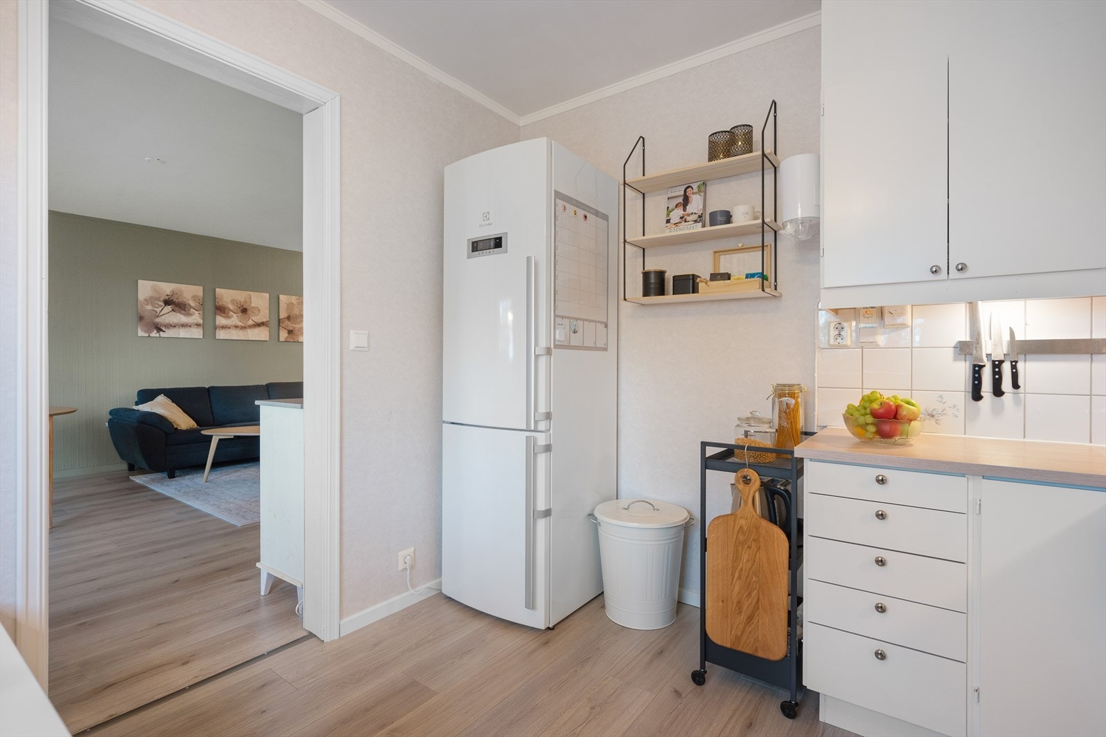 Lyst og trivelig kjøkken Galleribilde