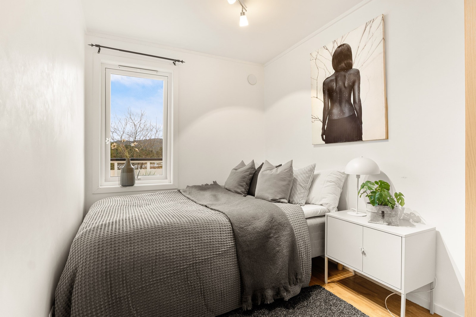 Plass til dobbeltseng og annet møblement. Galleribilde