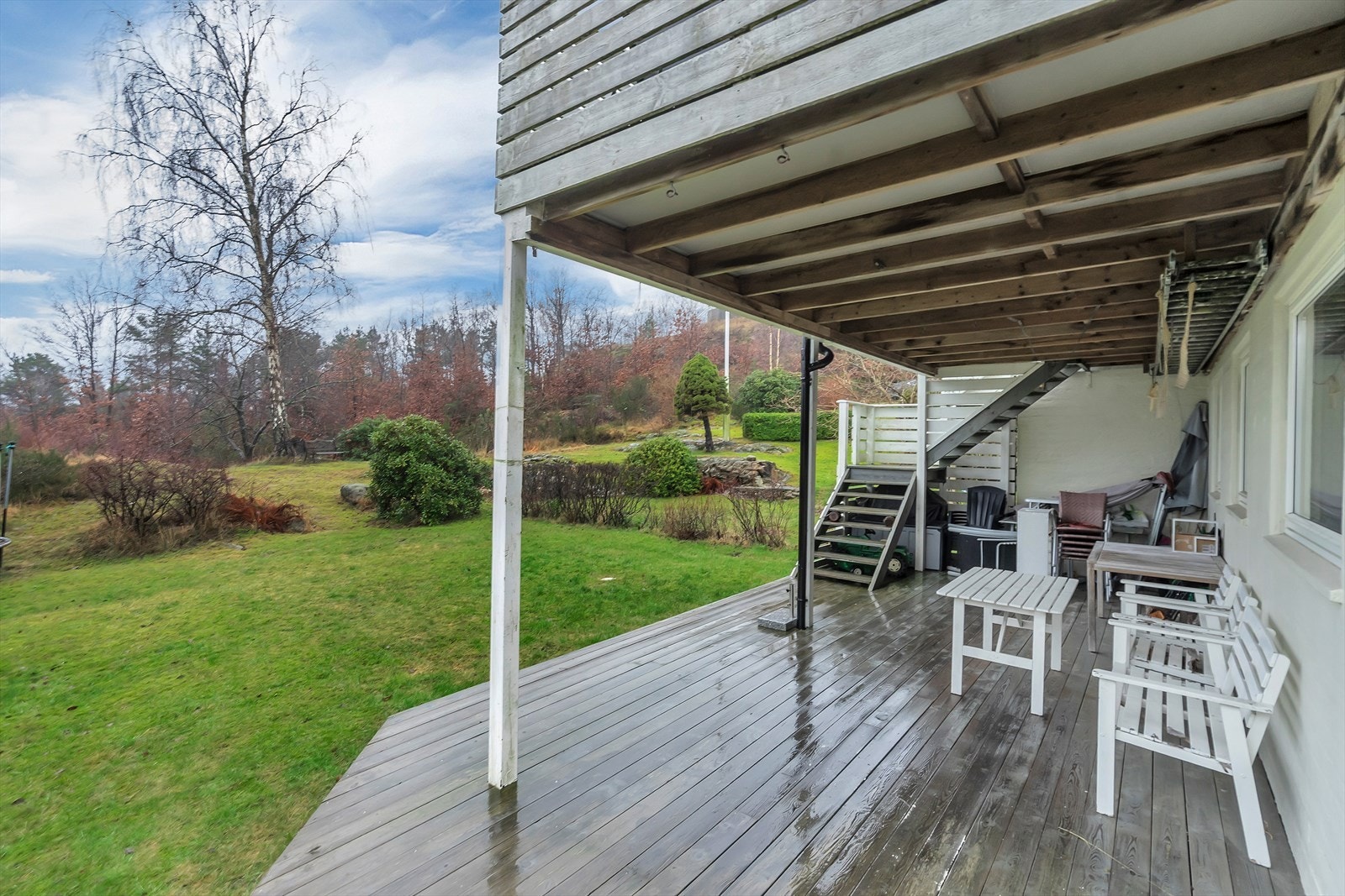 Terrasse, hage, fasade Galleribilde