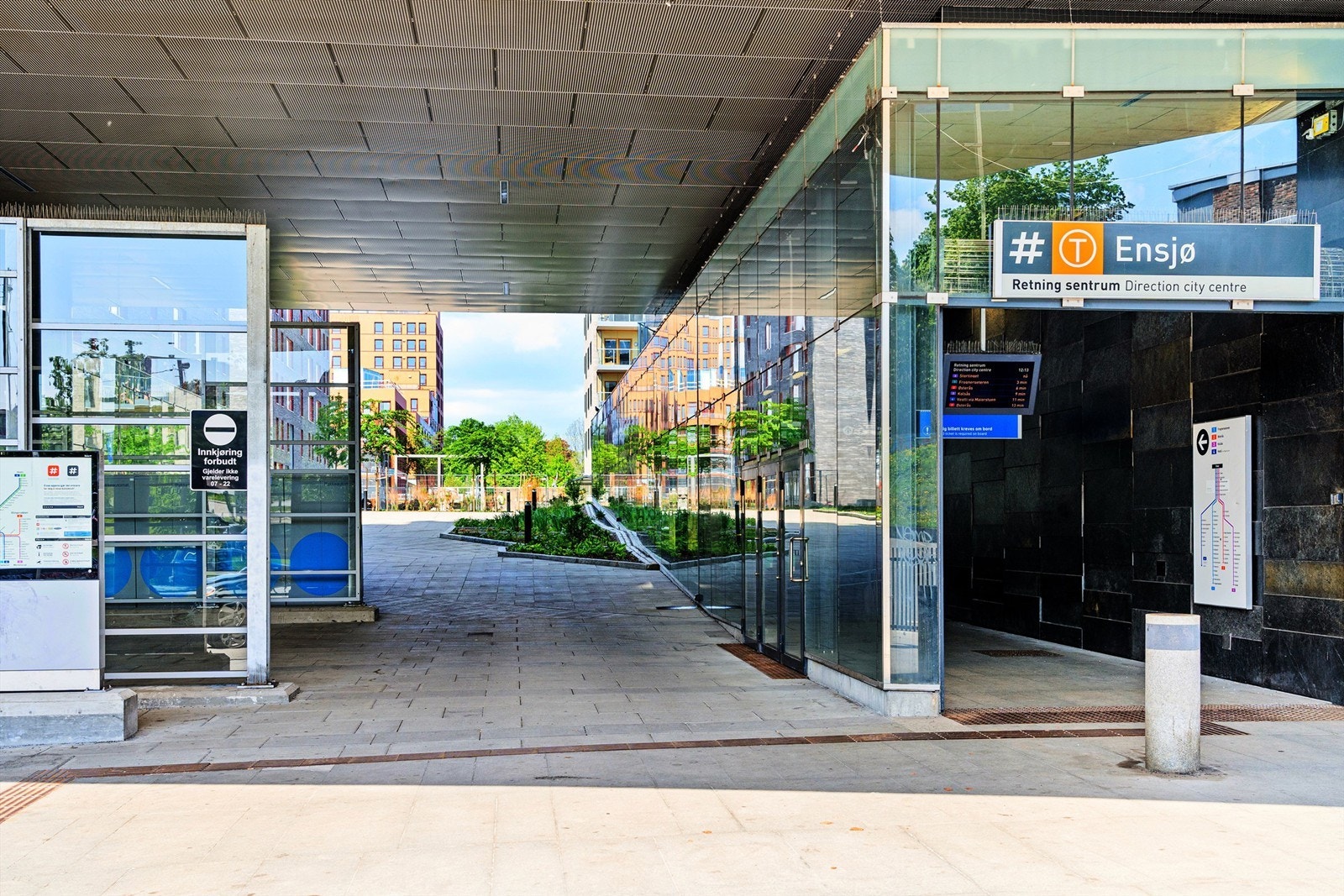 Ensjø T-banestasjon ligger bare noen minutters gange fra boligen. Galleribilde