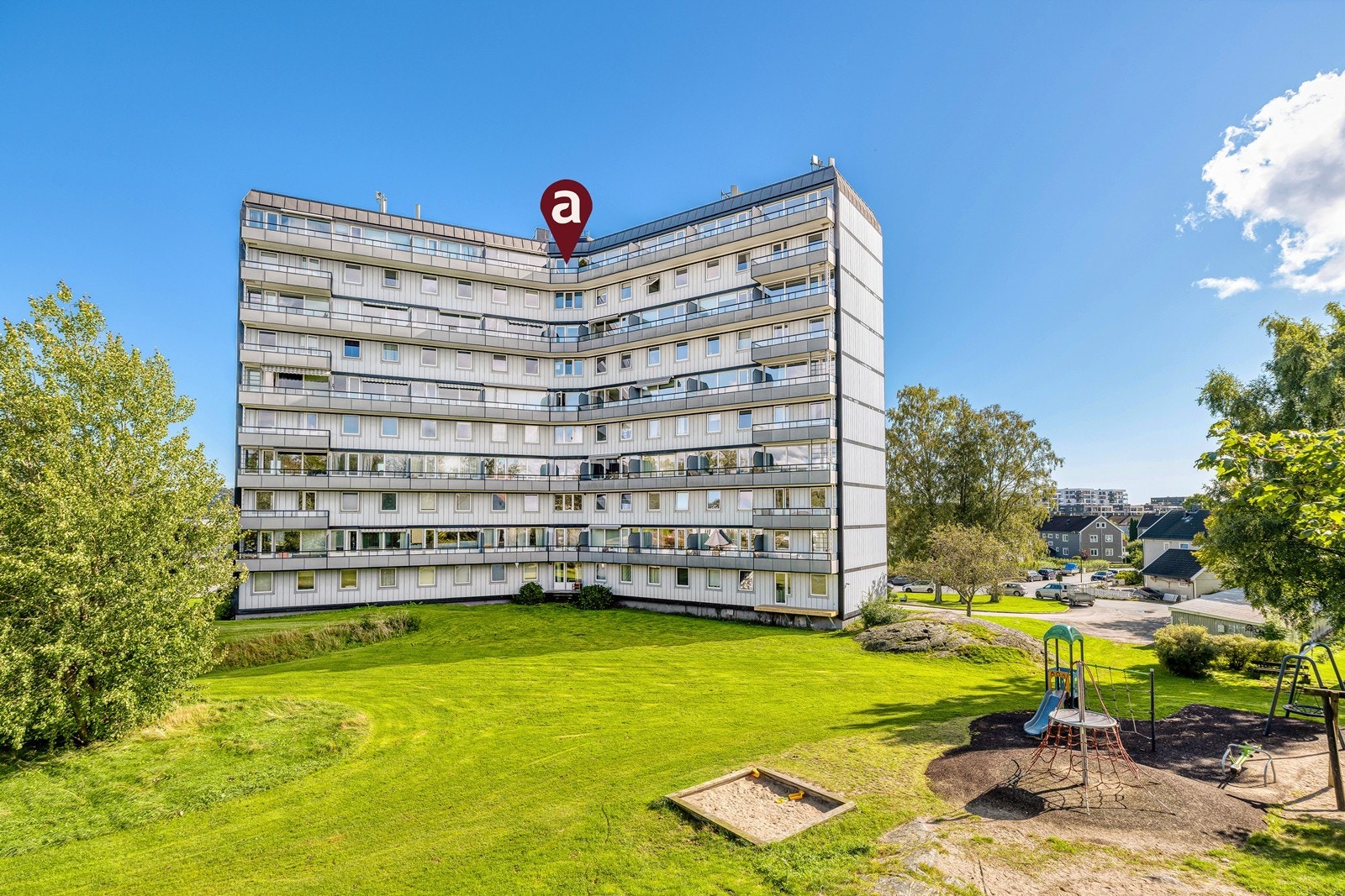 Her får du en flott 2-roms med praktisk planløsning, god romfølelse og vidstrakt utsikt Galleribilde