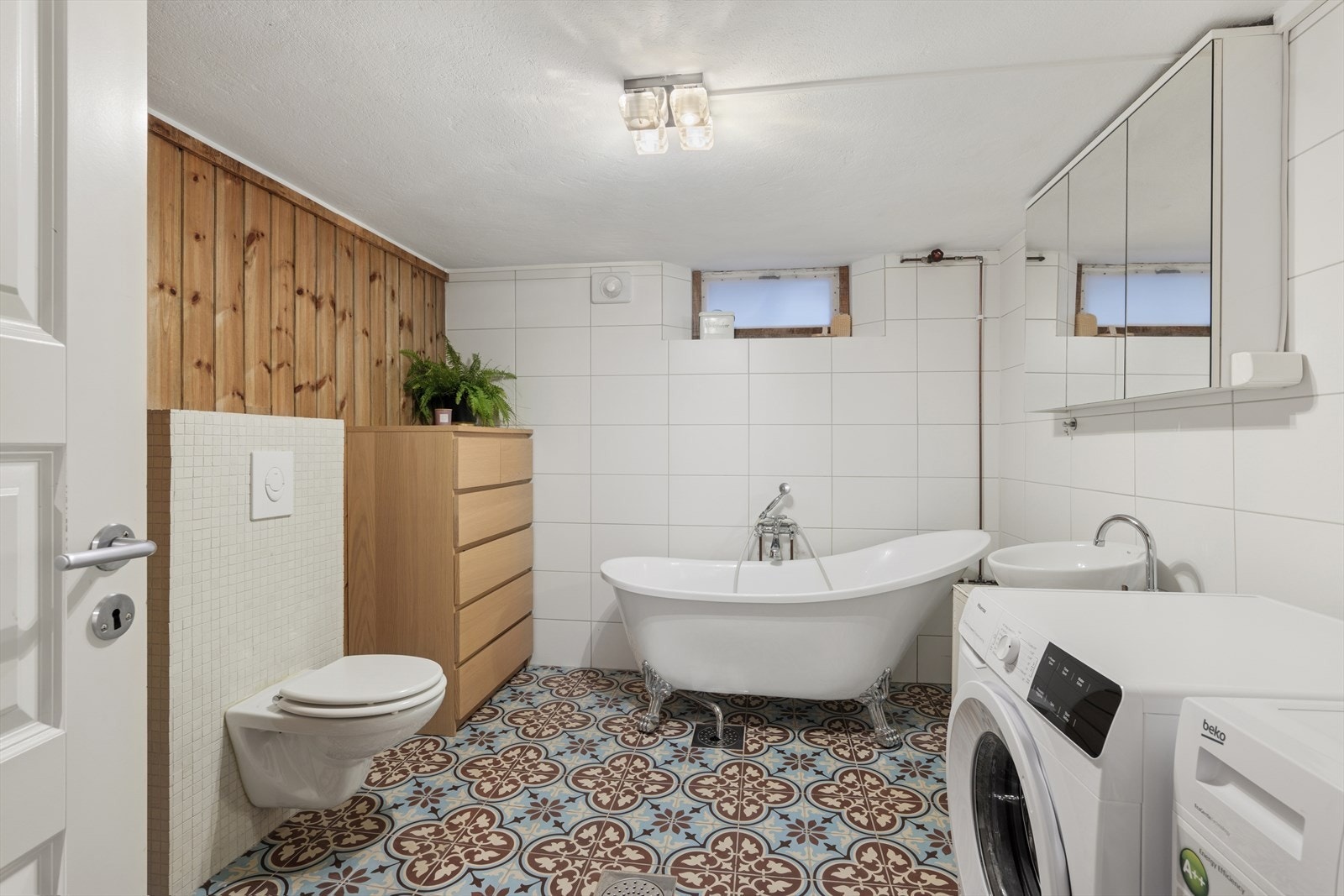 Badeværelset i underetasjen ble pusset opp i 2015 Galleribilde