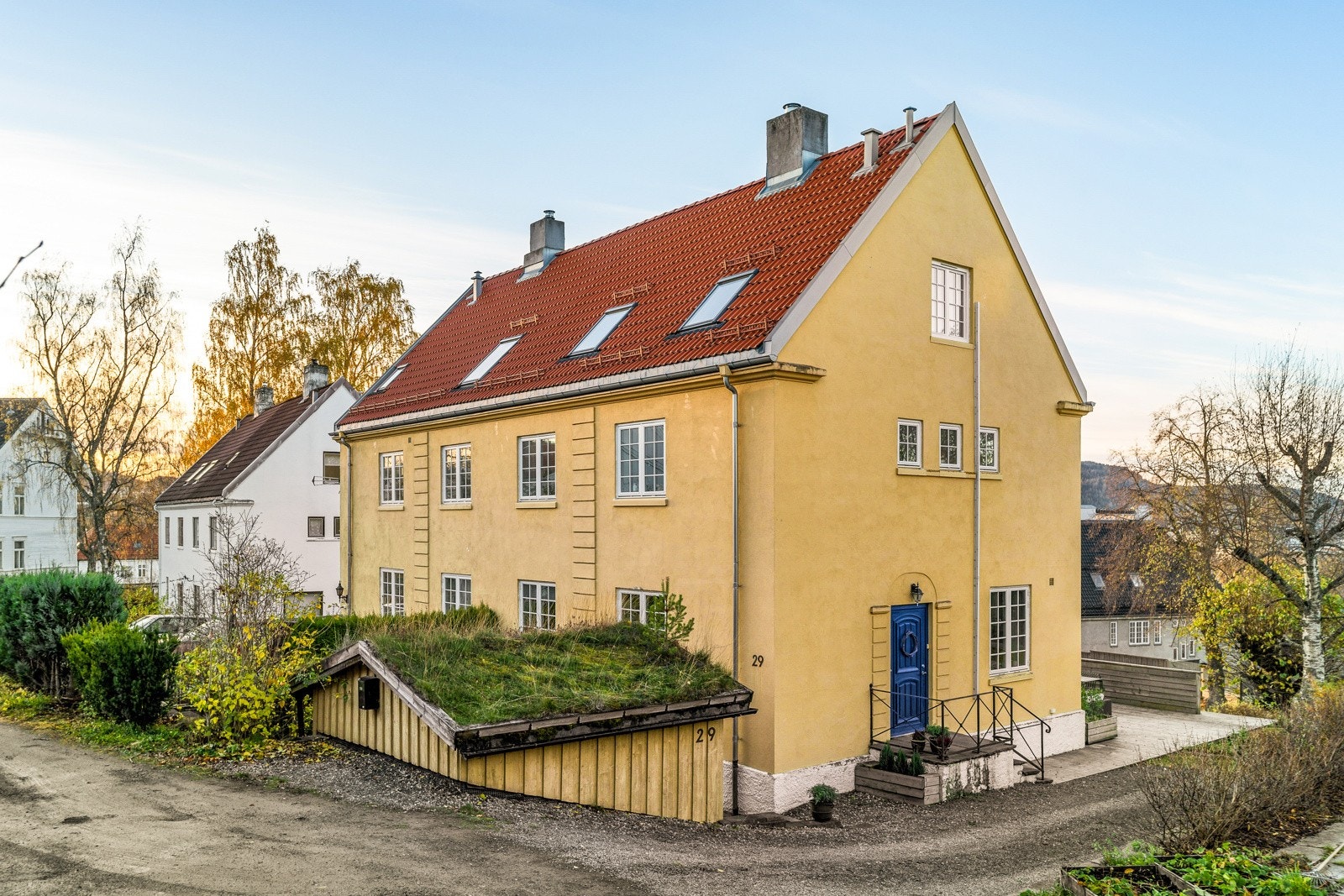 Proaktiv Eiendomsmegling ved Eirik Døsen har gleden av å presentere Eidsvolls gate 29, en flott halvpart på populære Singsaker! Galleribilde