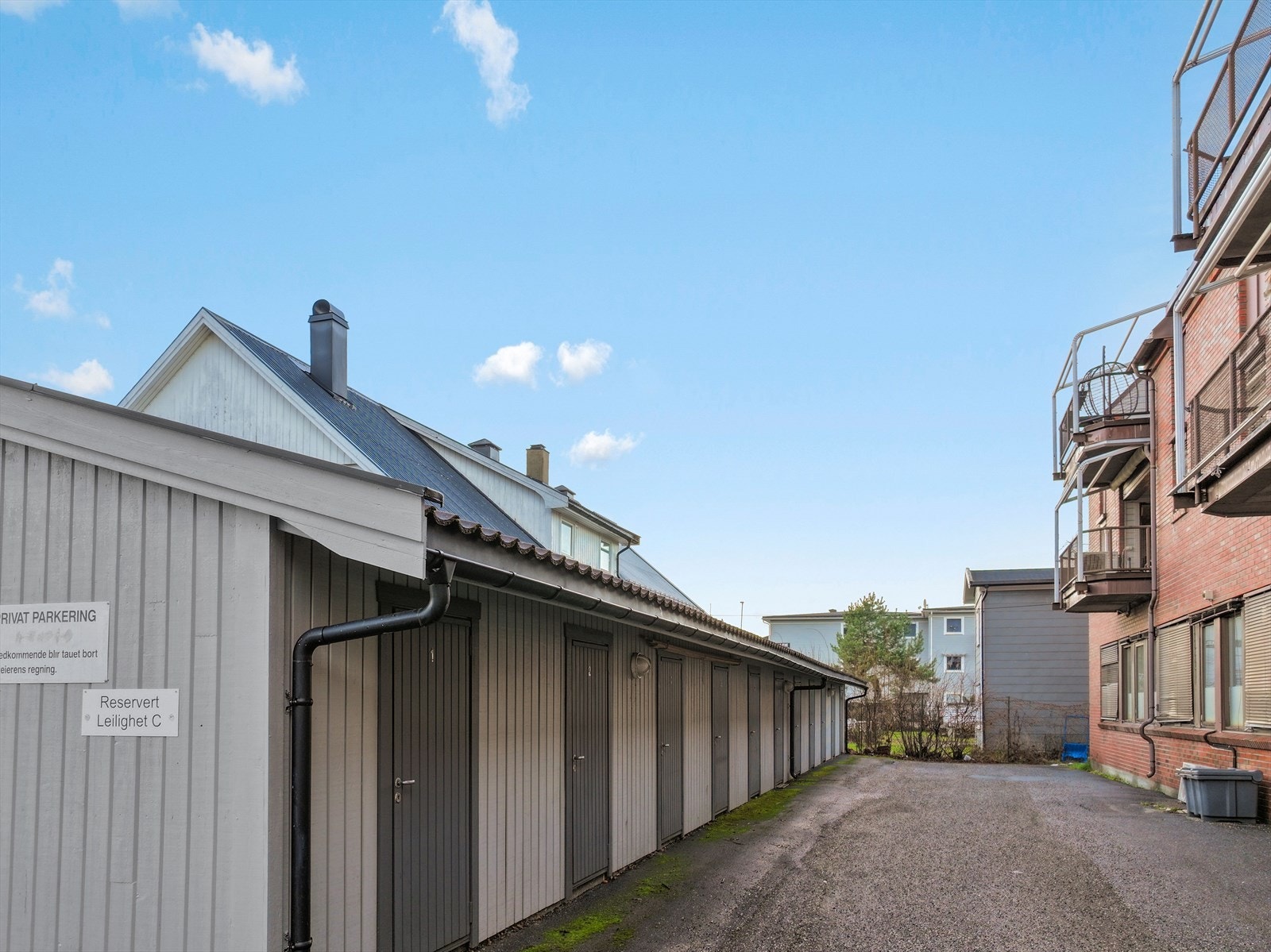 Utebod i bakgården Galleribilde