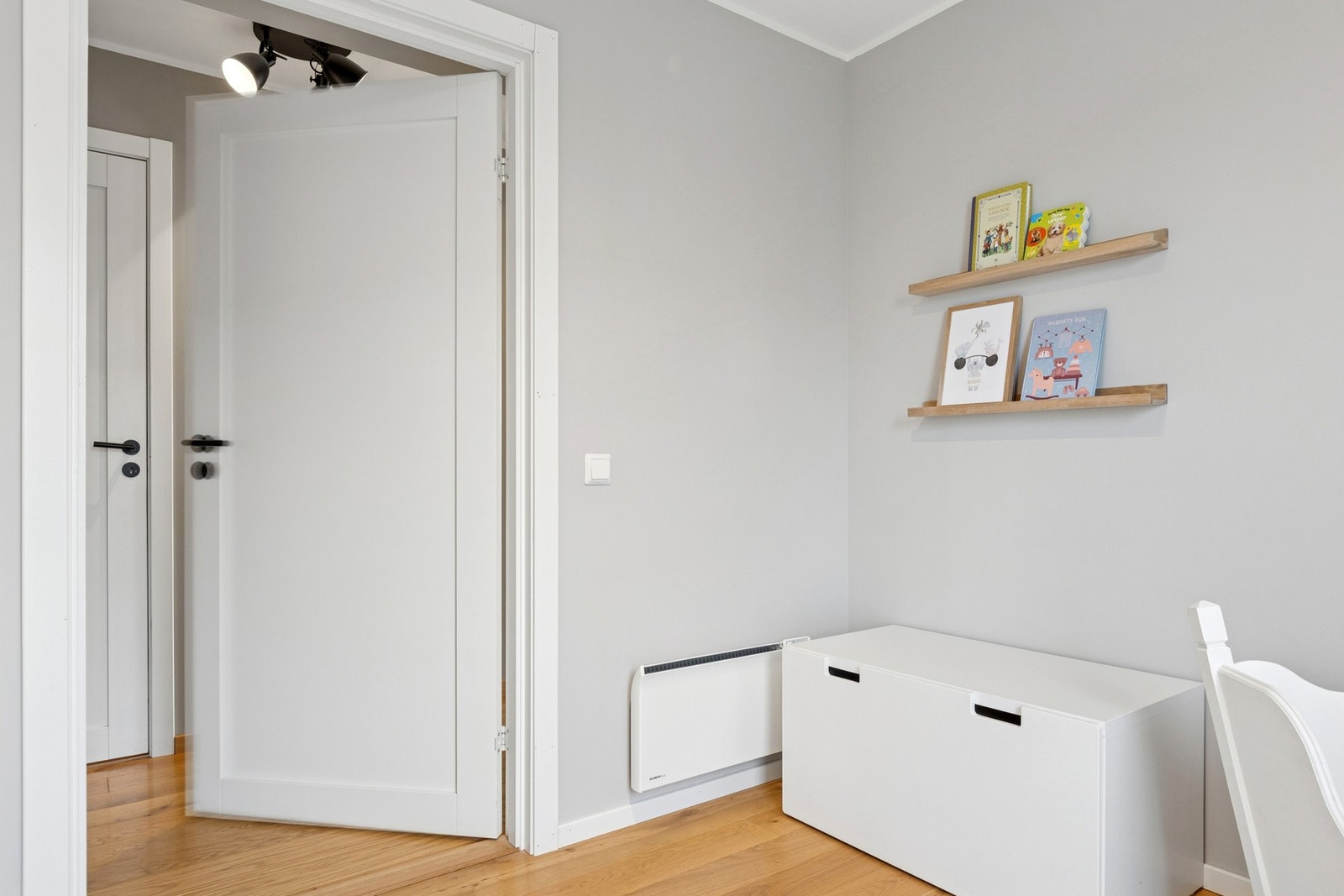 Soverommene er malt i morderne farger, som gjør det enkelt å innrede etter eget ønske. Galleribilde