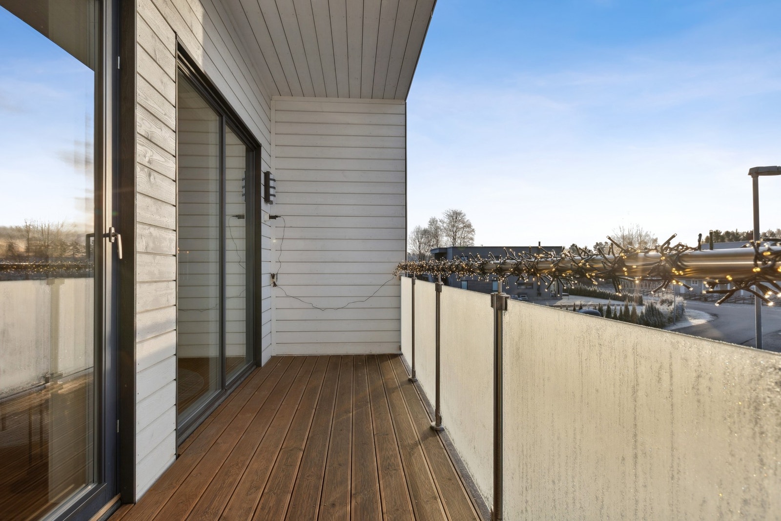 Balkongen er sydvestvendt med gode solforhold. Galleribilde