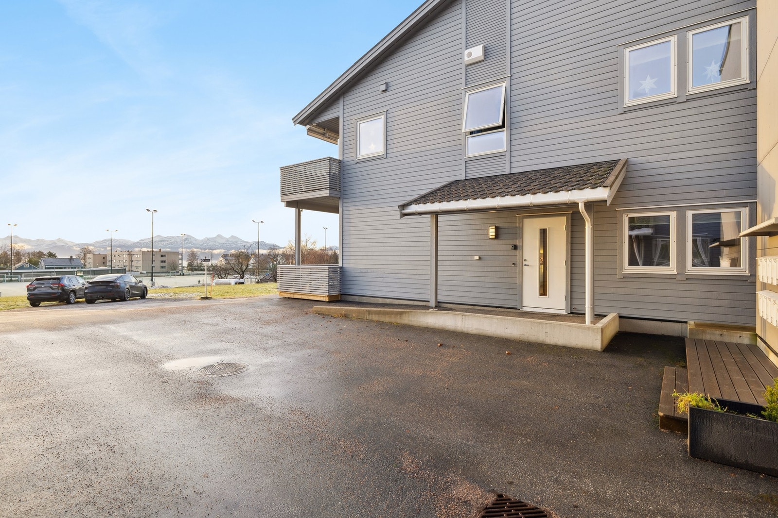 Enkel adkomst på bakkeplan Galleribilde